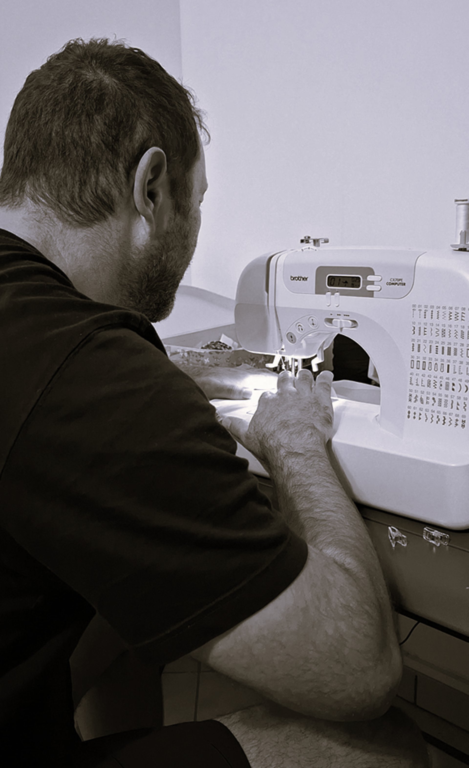 black and white bed linen