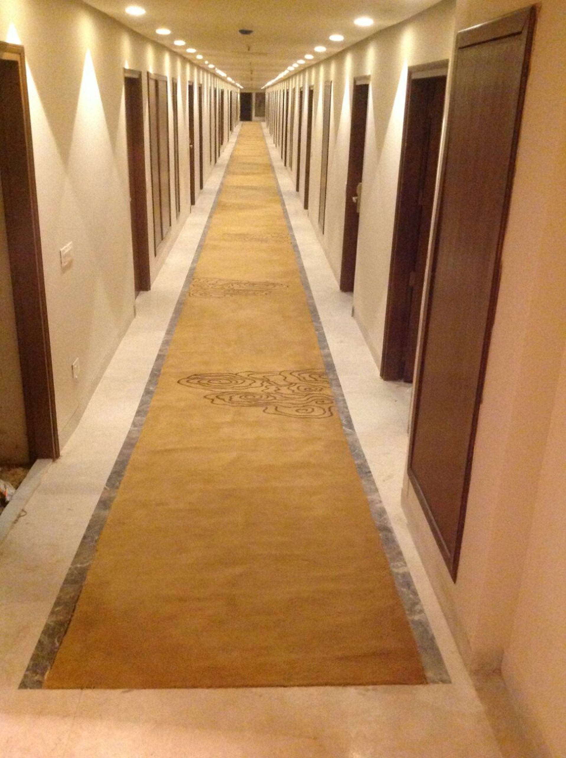 black and white bed linen