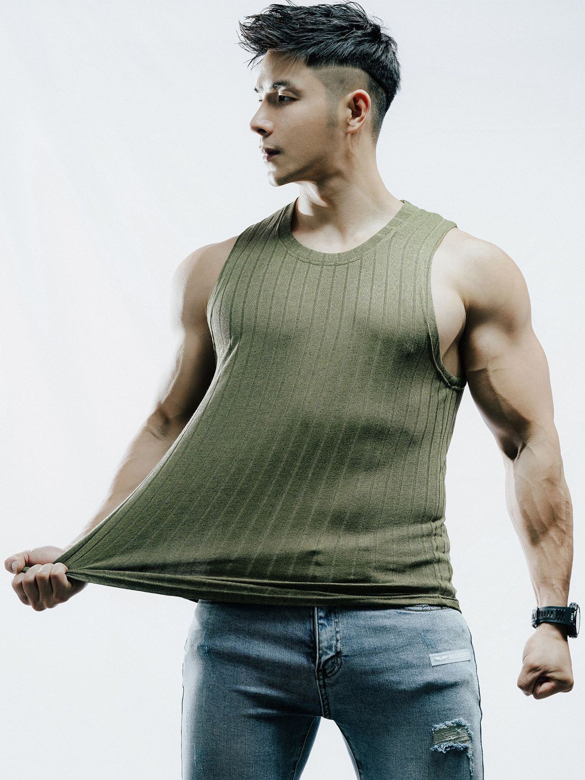 black and white bed linen