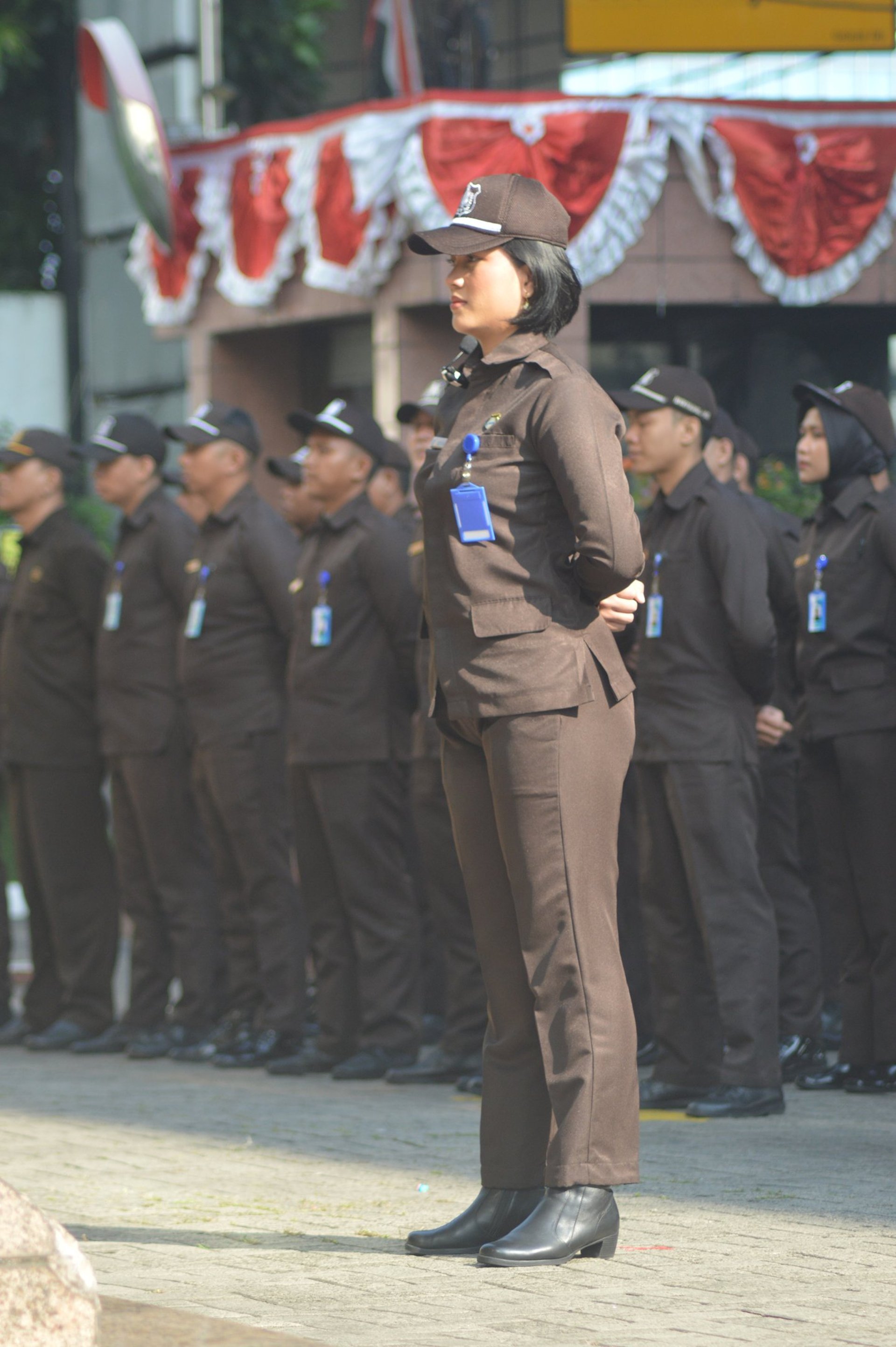 black and brown leather padded tub sofa