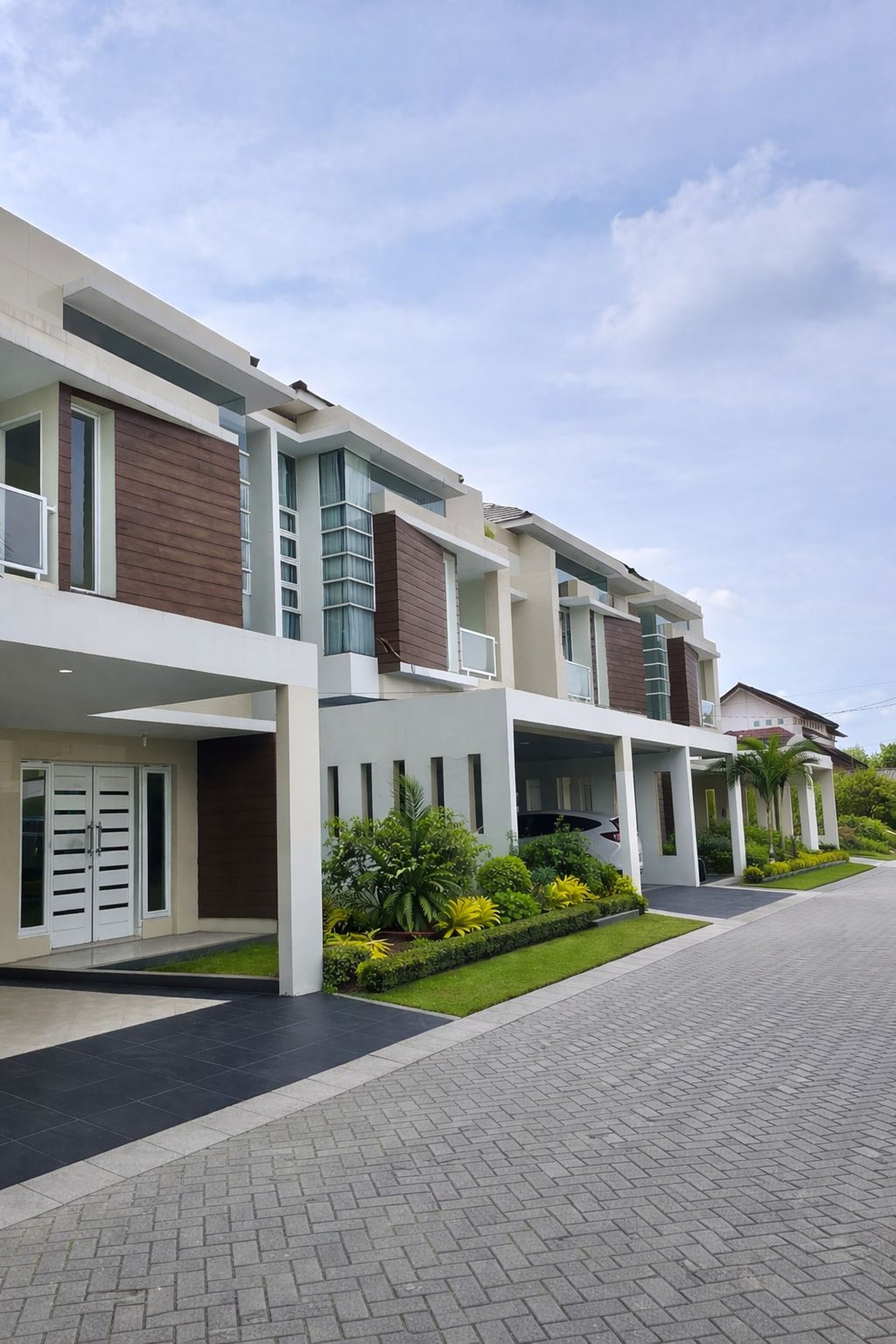 black and white bed linen