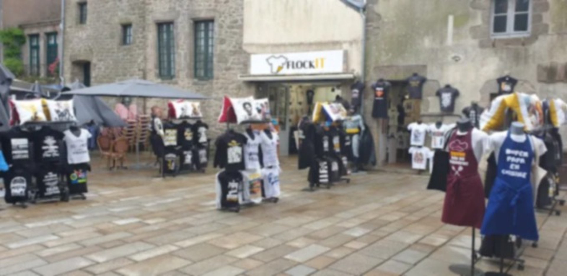 gray computer monitor