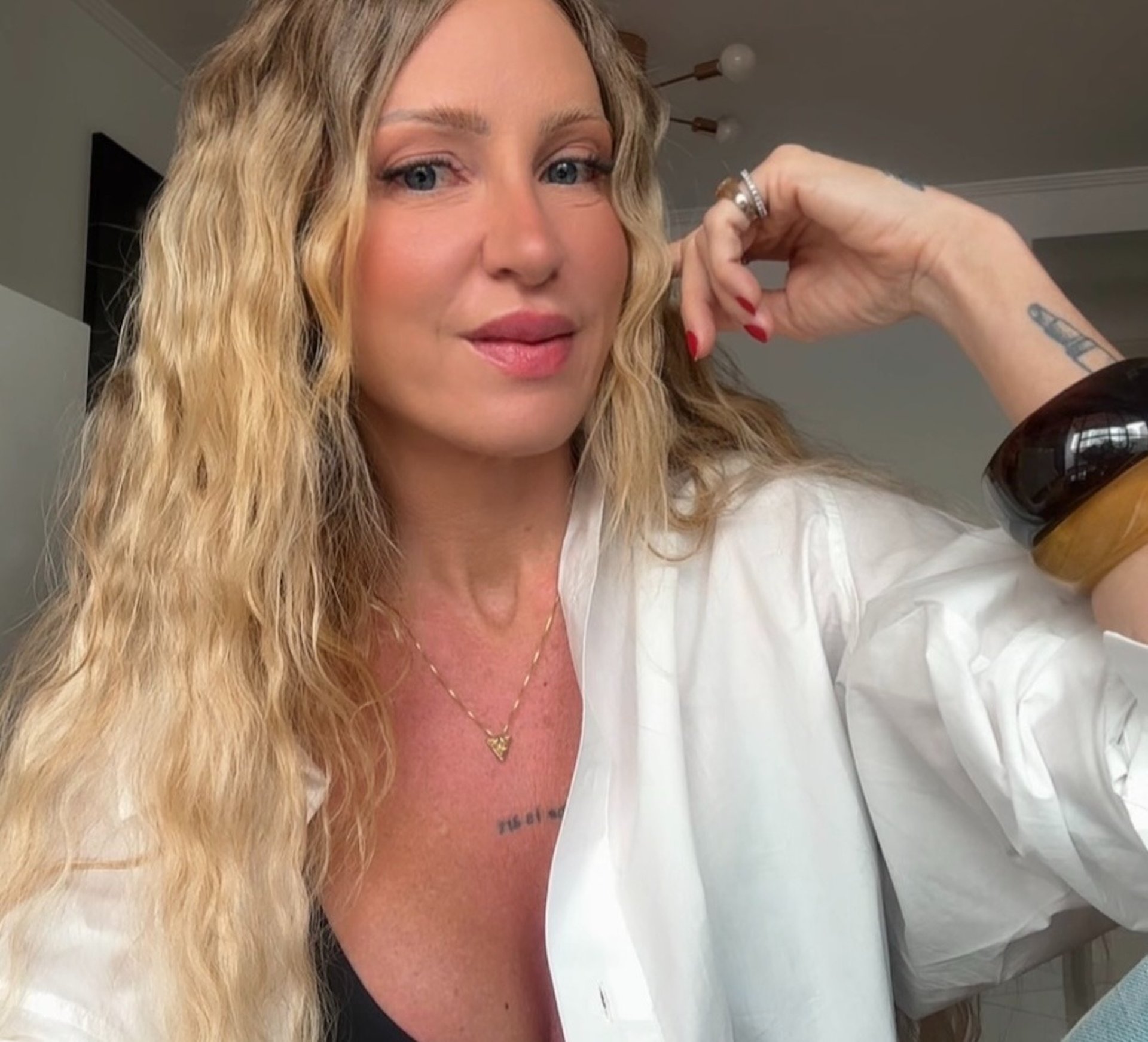 black and white bed linen