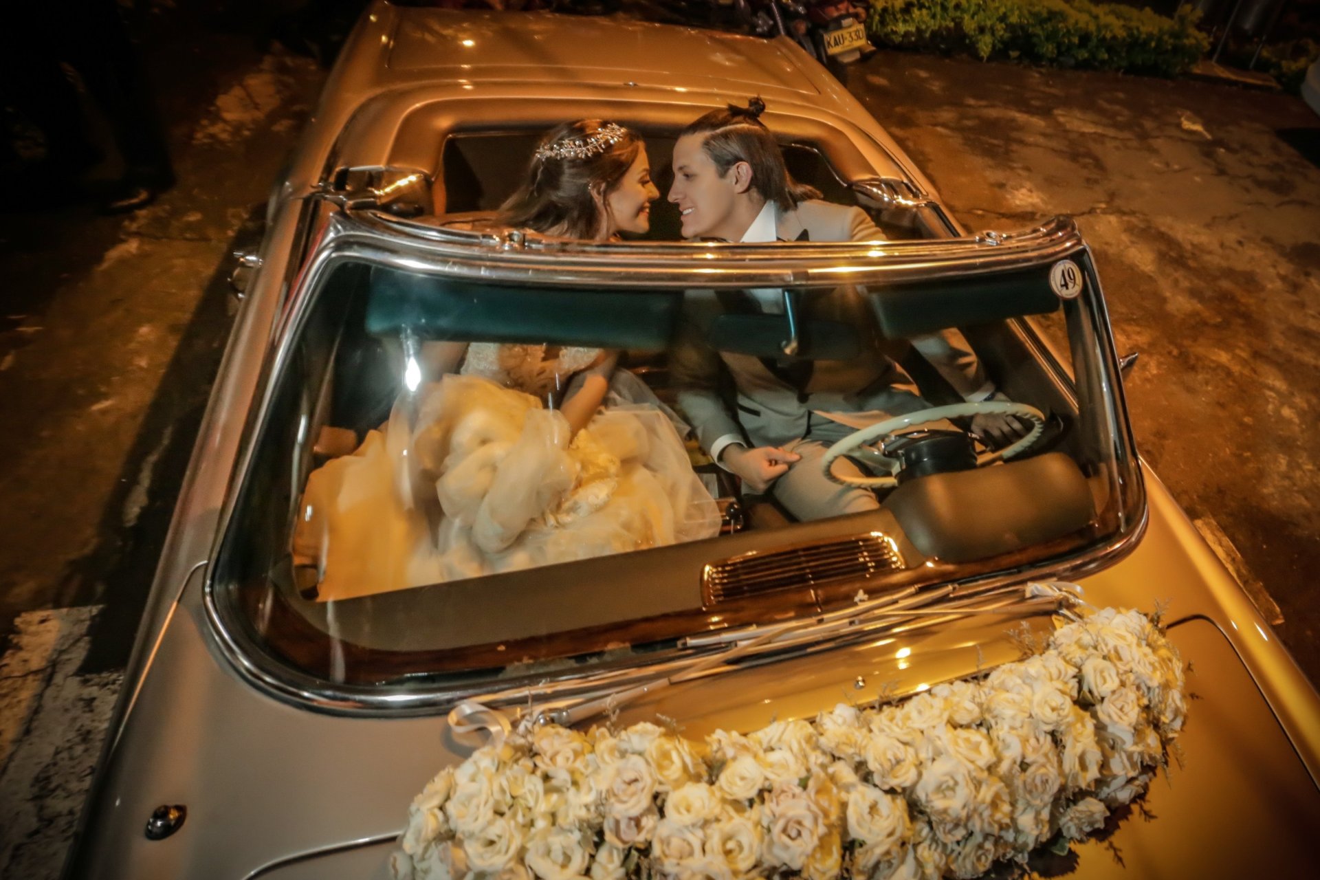 black and white bed linen