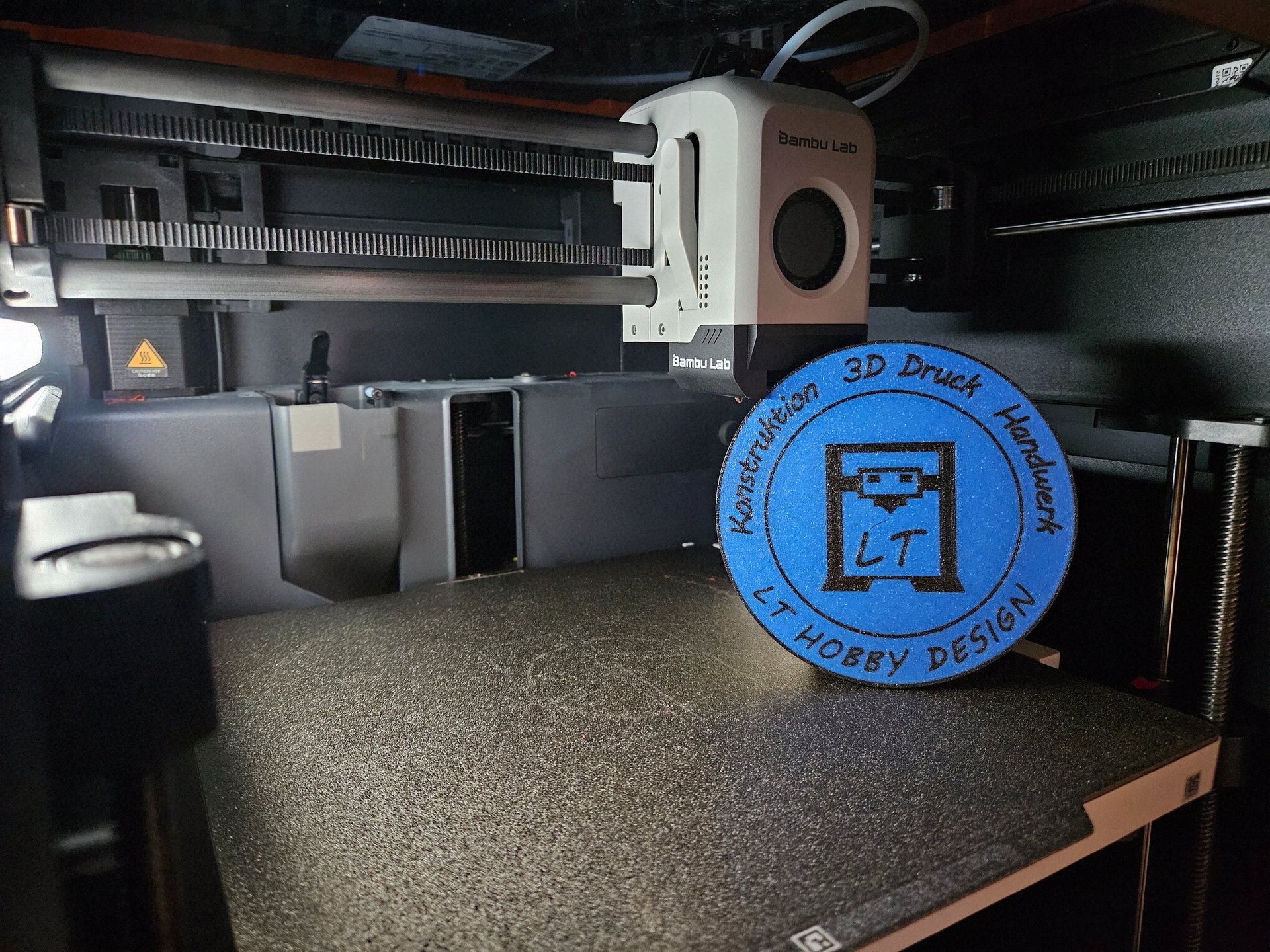 black and brown leather padded tub sofa