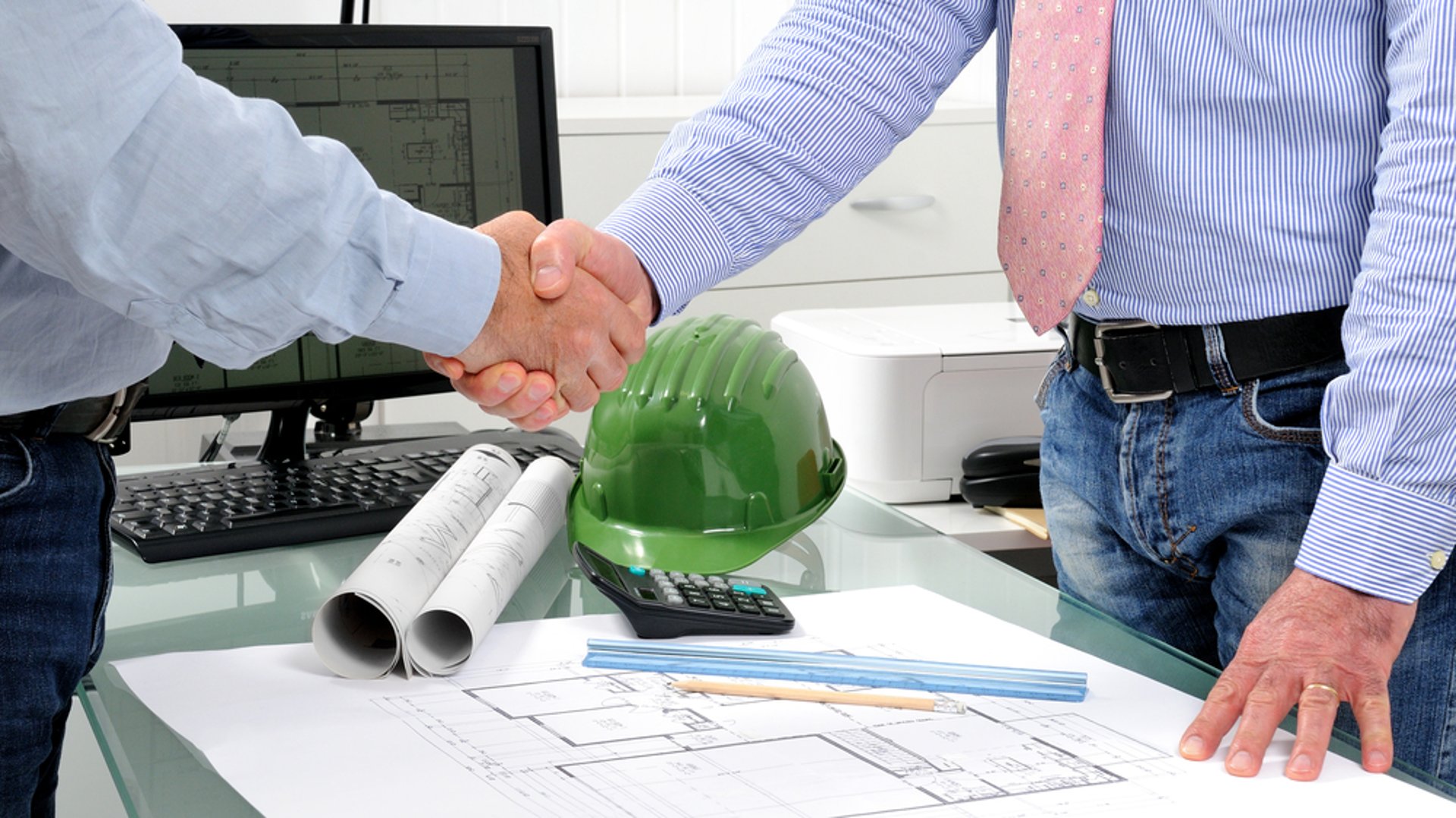 gray computer monitor