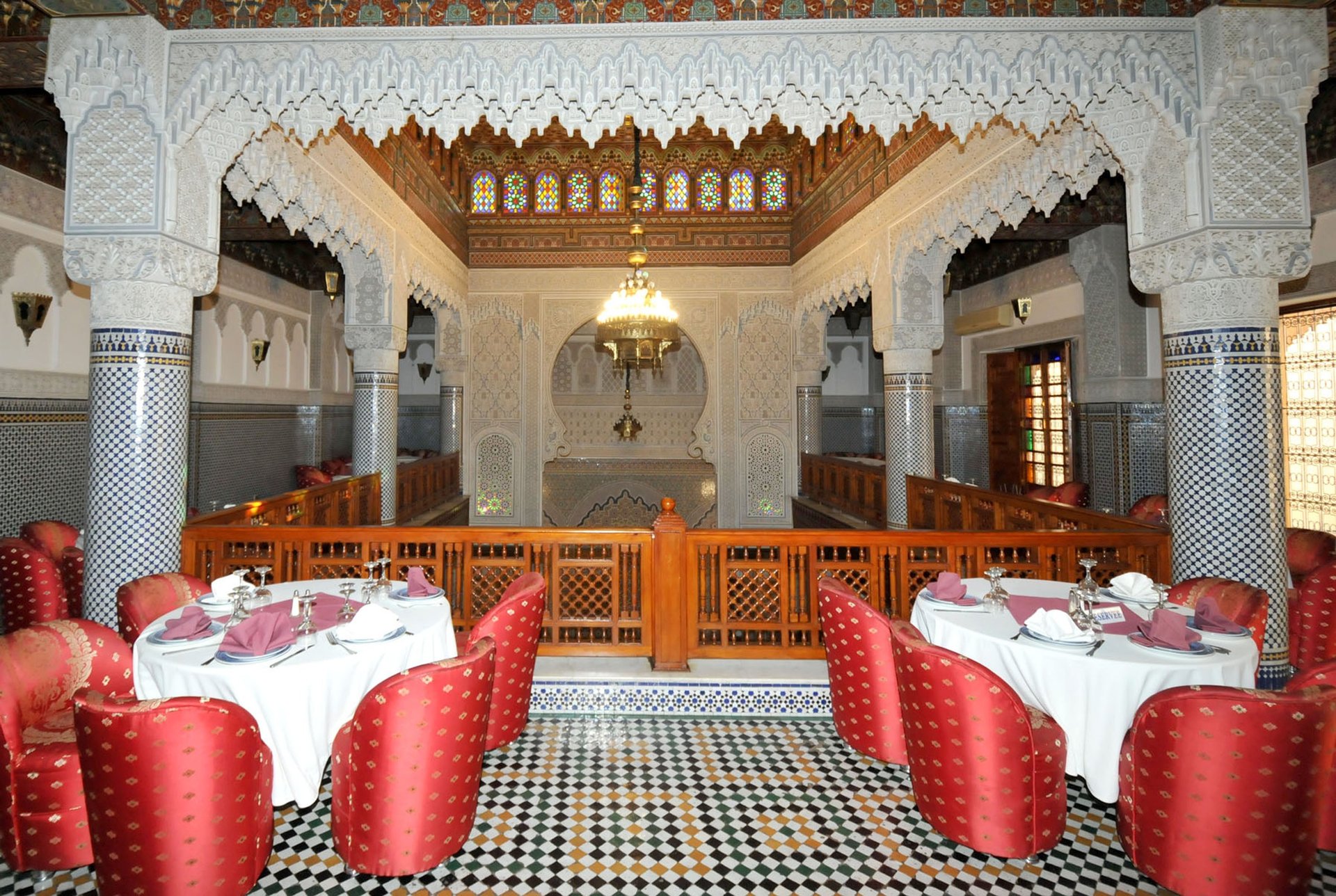 black and white bed linen