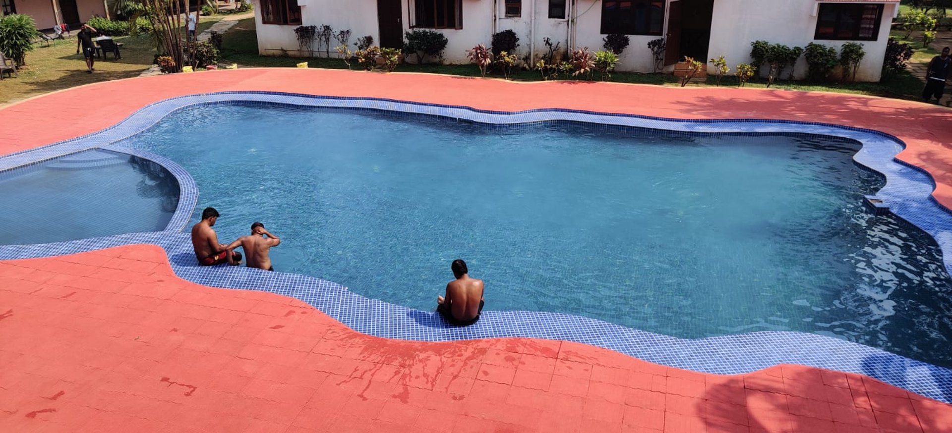 black and white bed linen