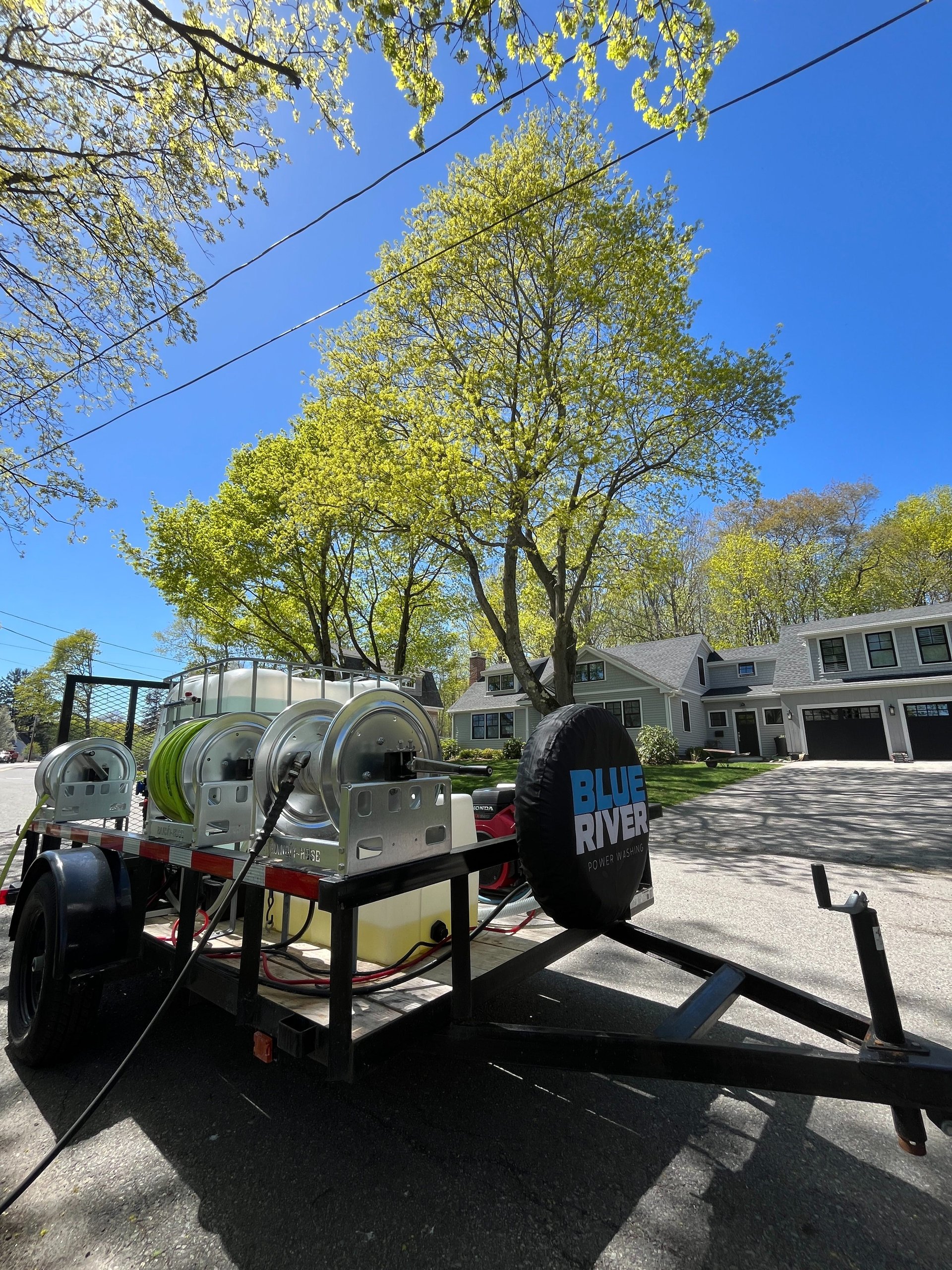 black and brown leather padded tub sofa