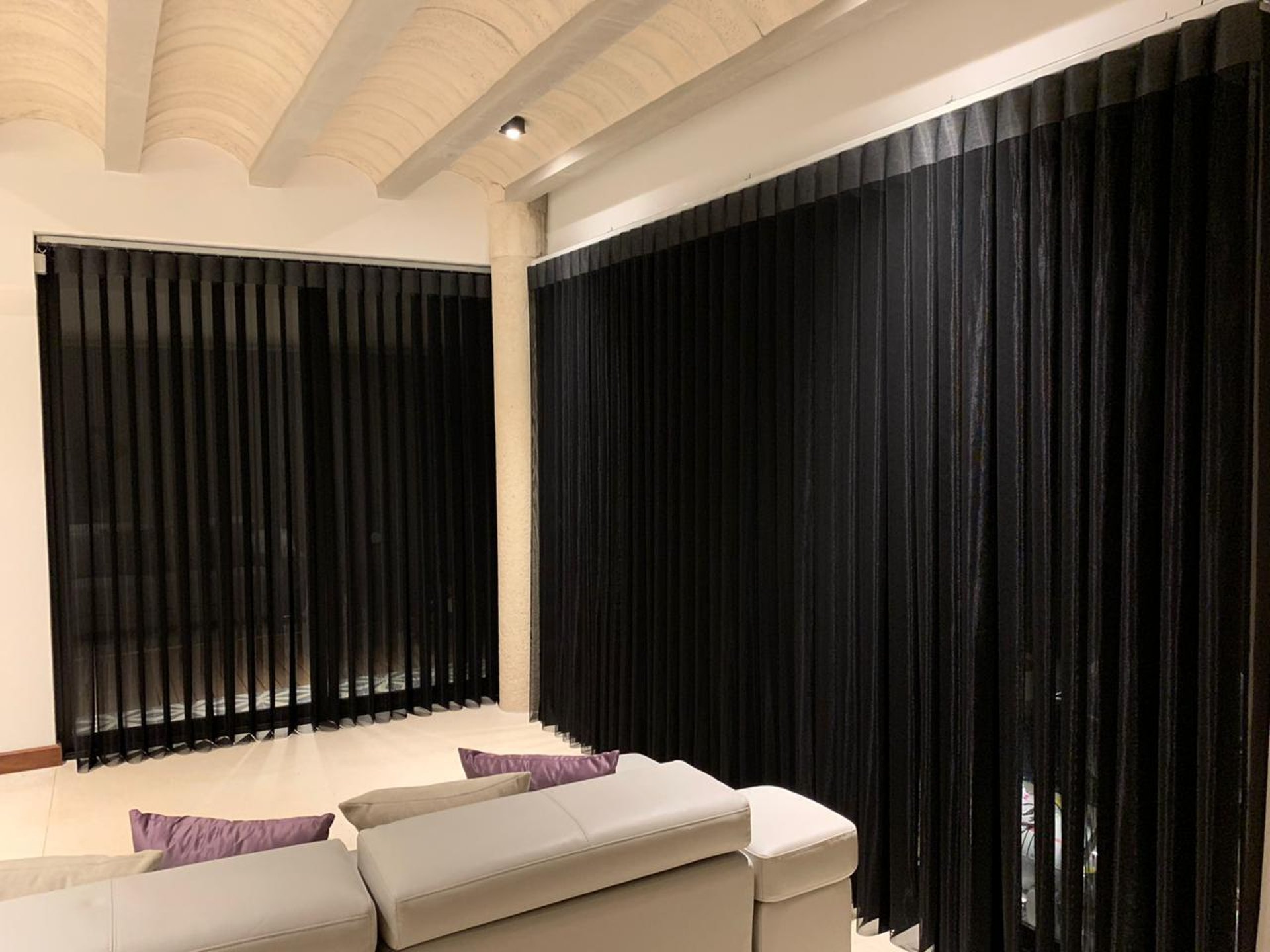 black and white bed linen