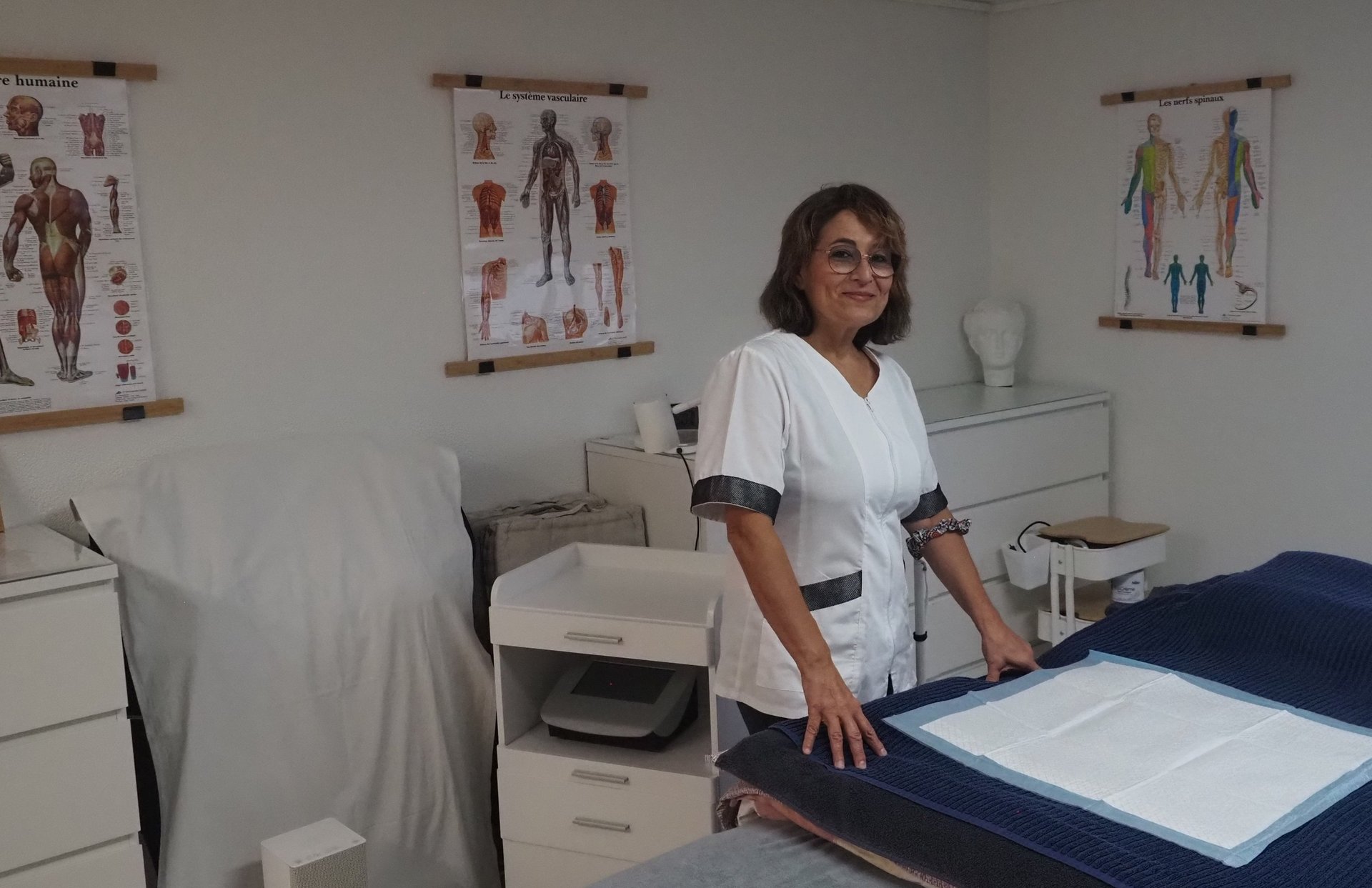 black and brown leather padded tub sofa
