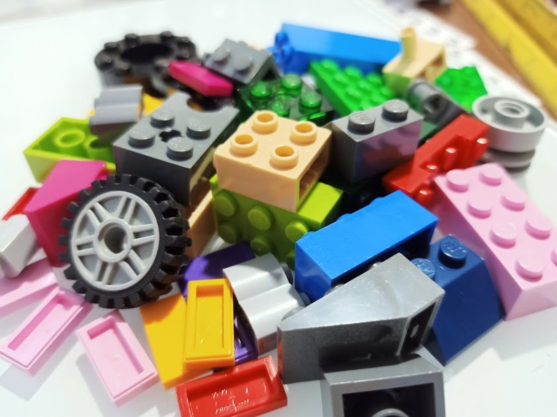 black and white bed linen