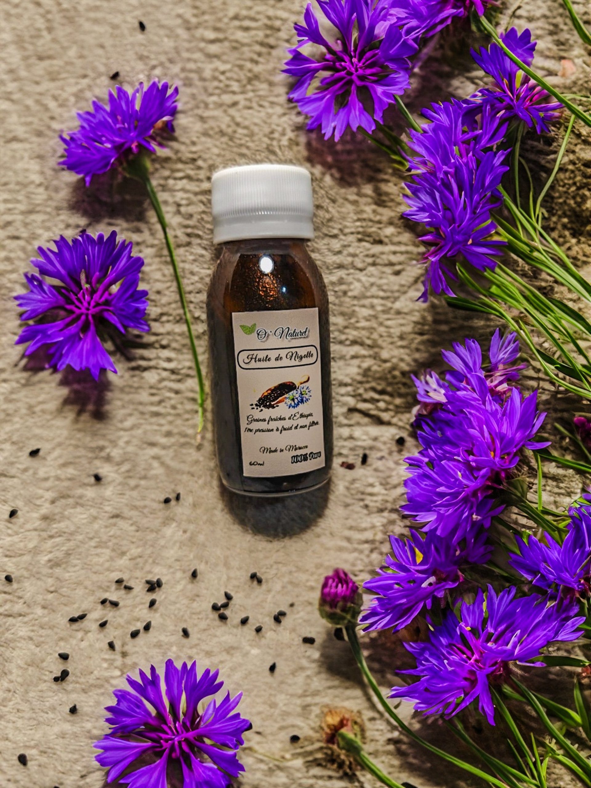 black and white bed linen