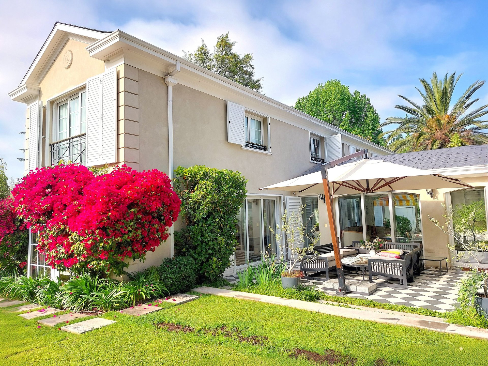 black and brown leather padded tub sofa