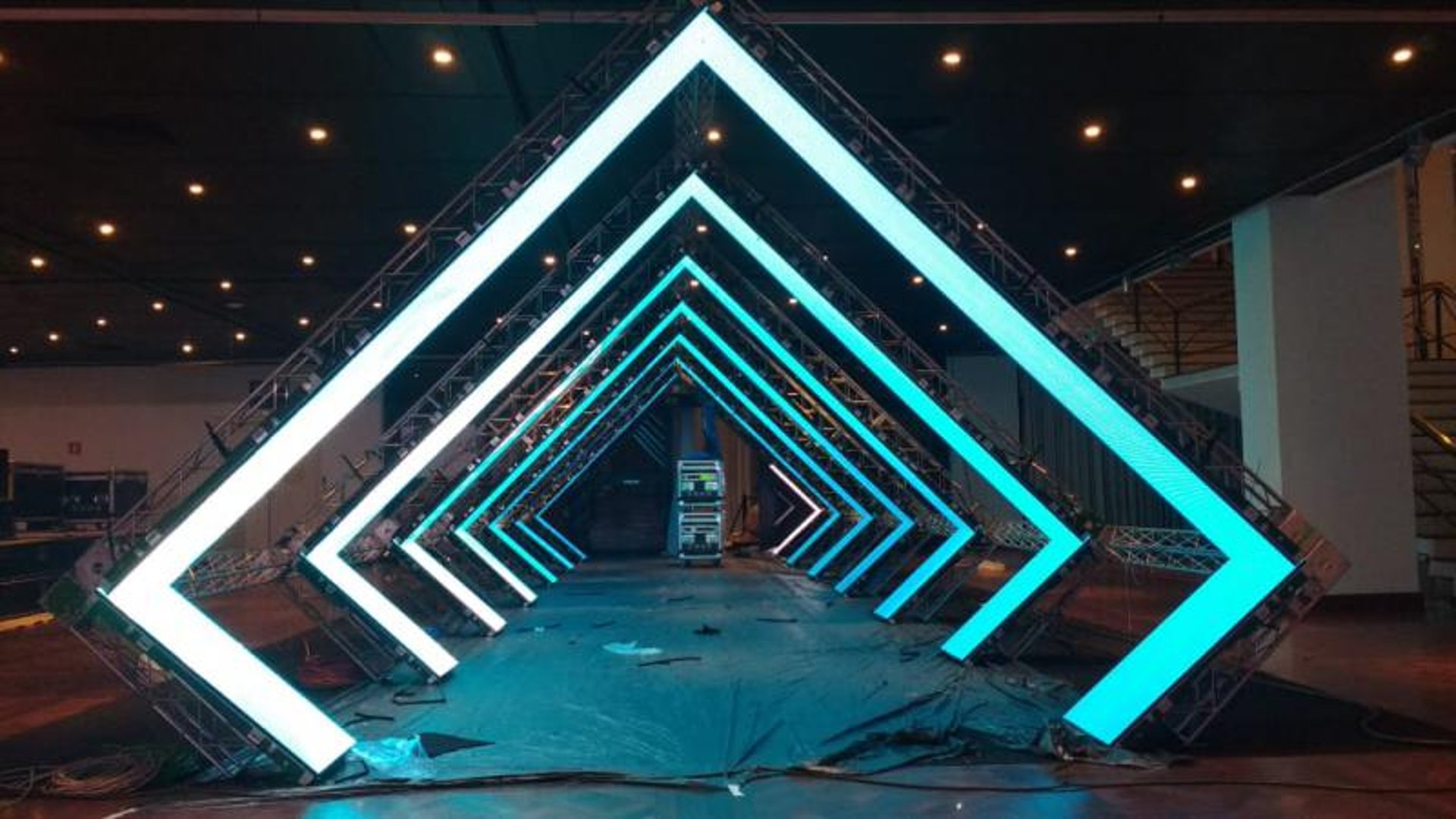 black and brown leather padded tub sofa