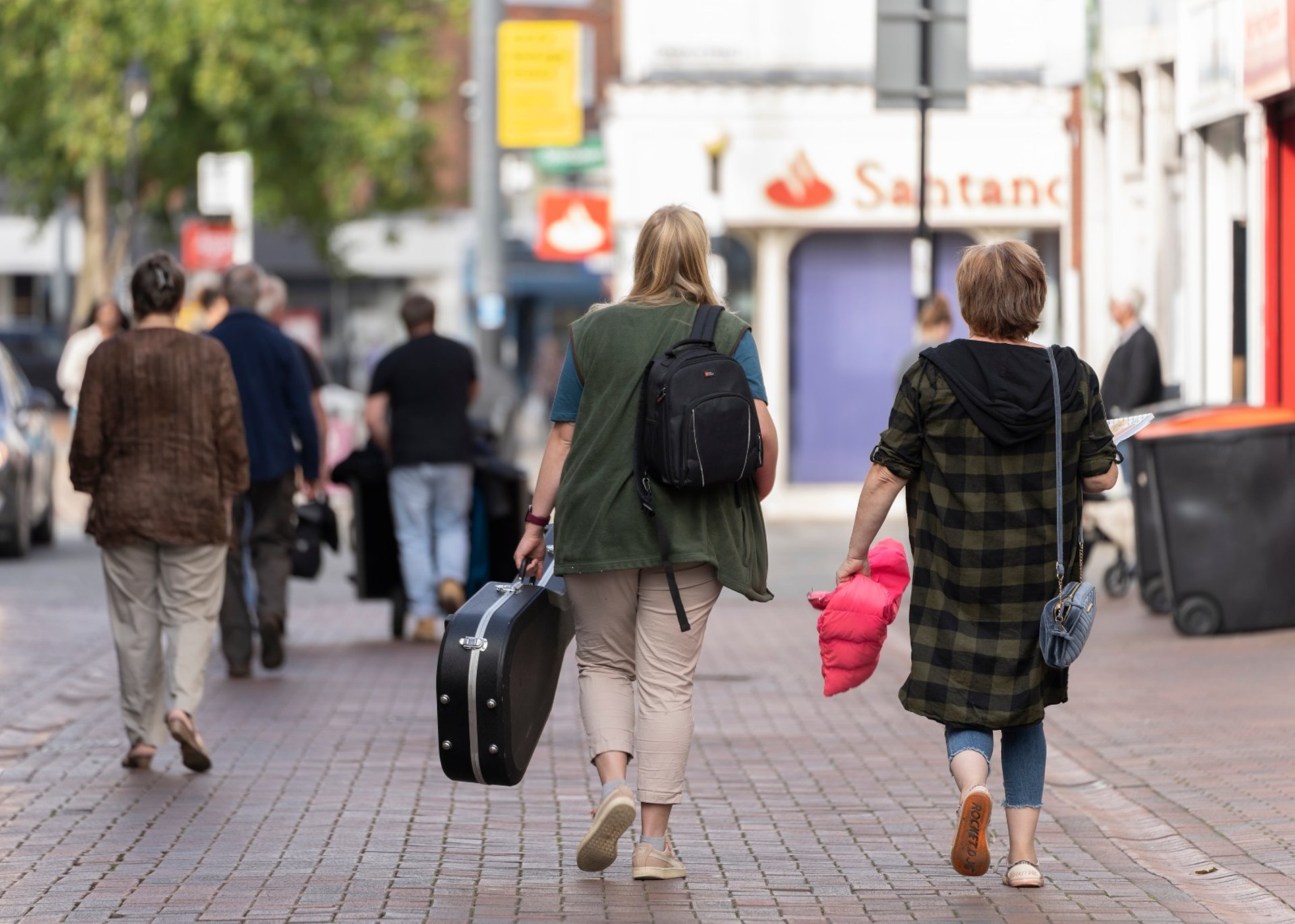 gray computer monitor
