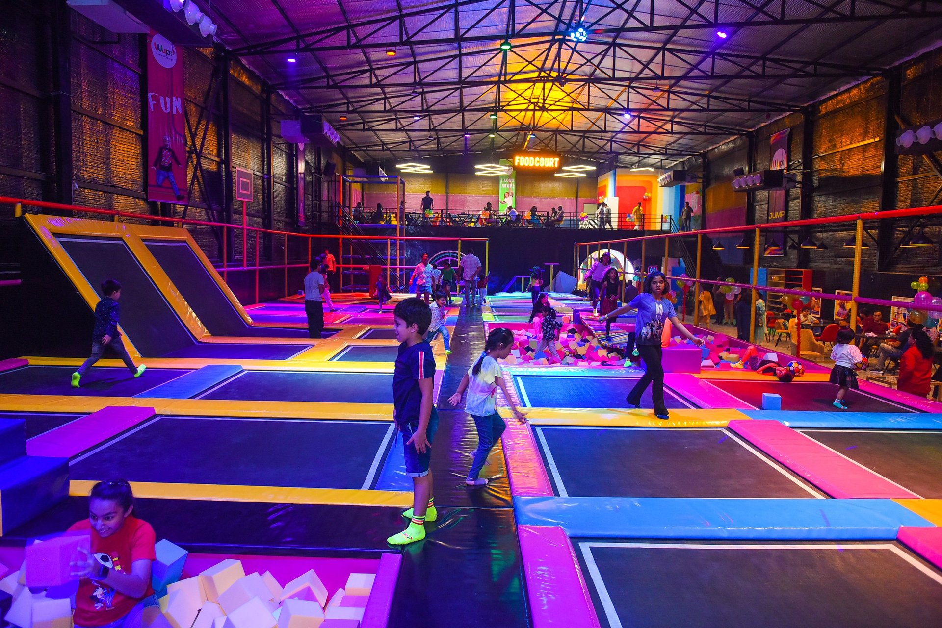 black and white bed linen