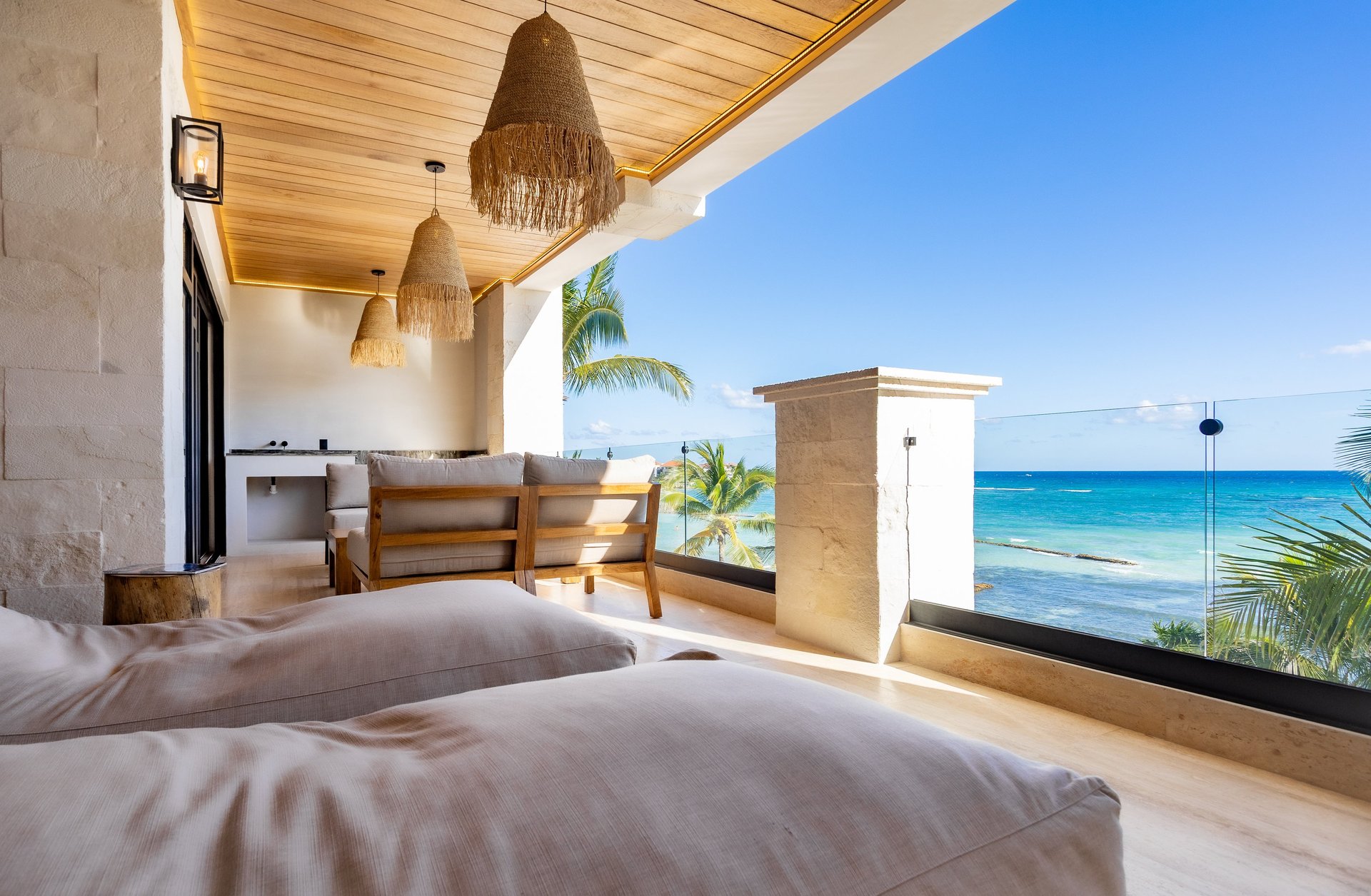 black and white bed linen