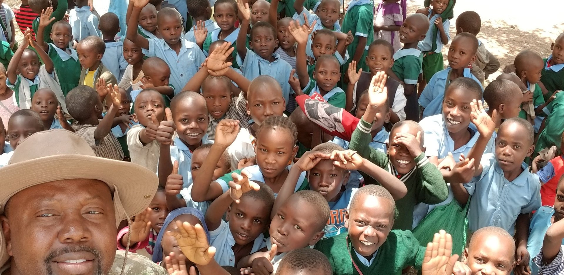 gray computer monitor