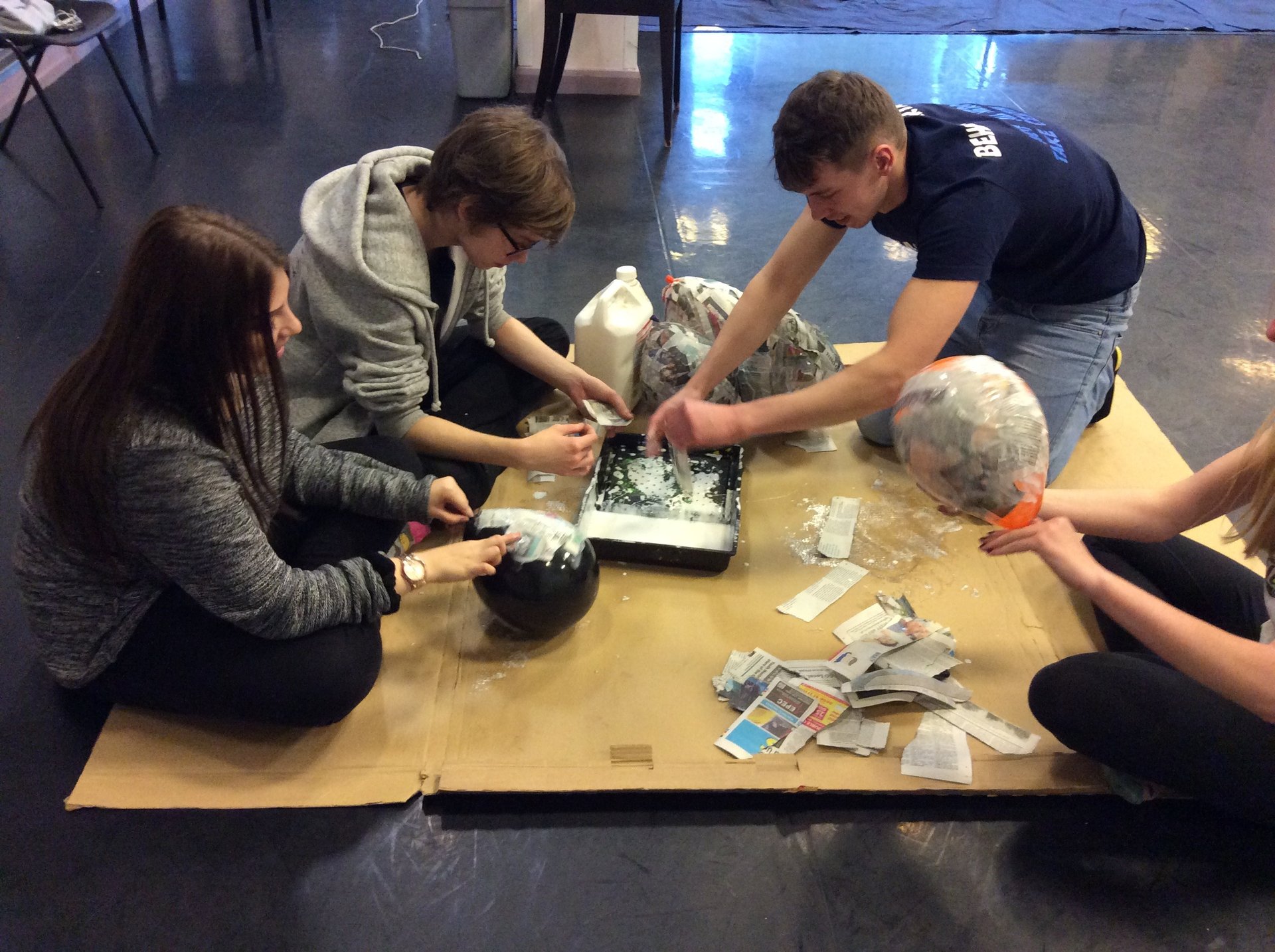 black and white bed linen