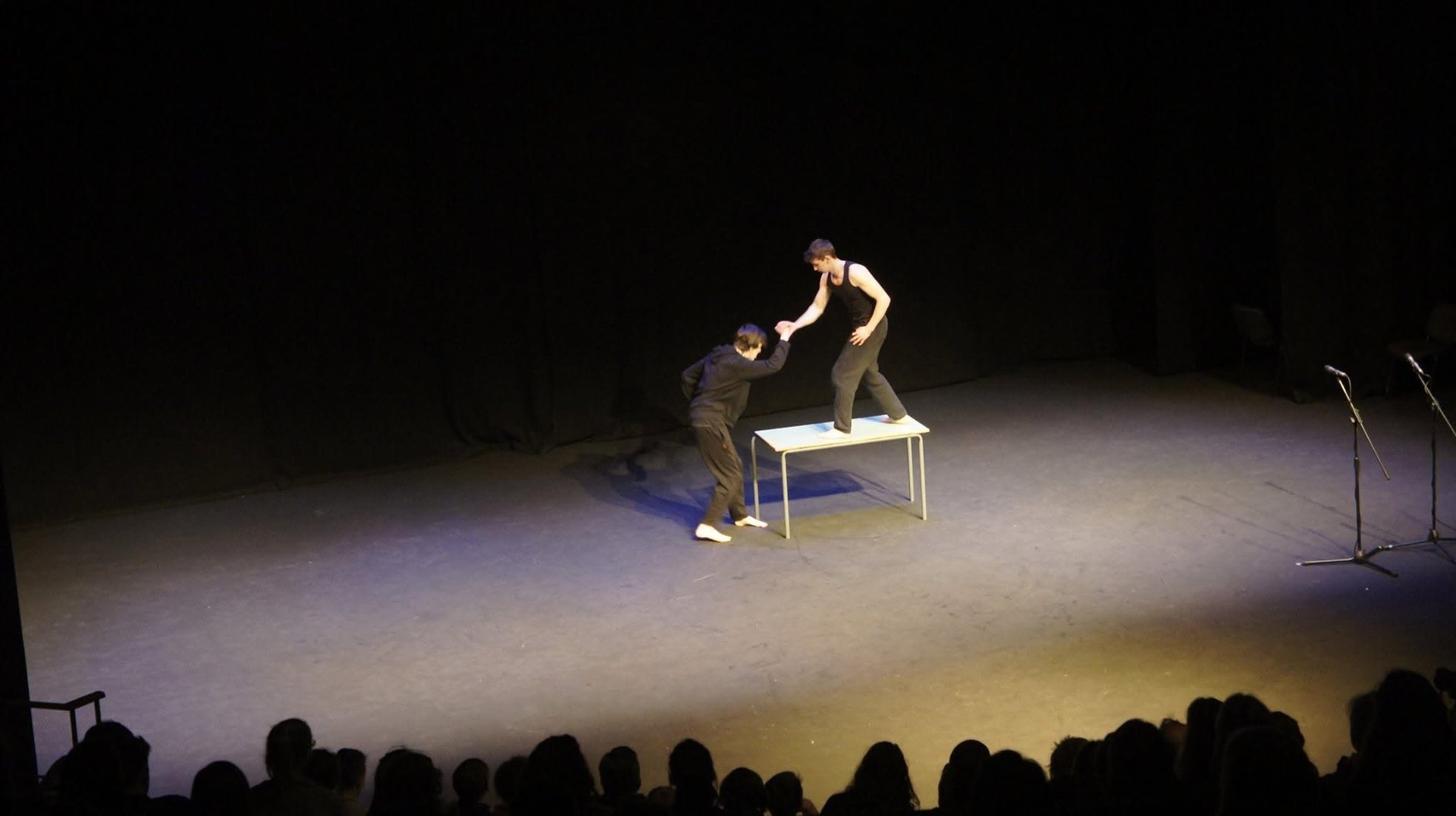 black and white bed linen