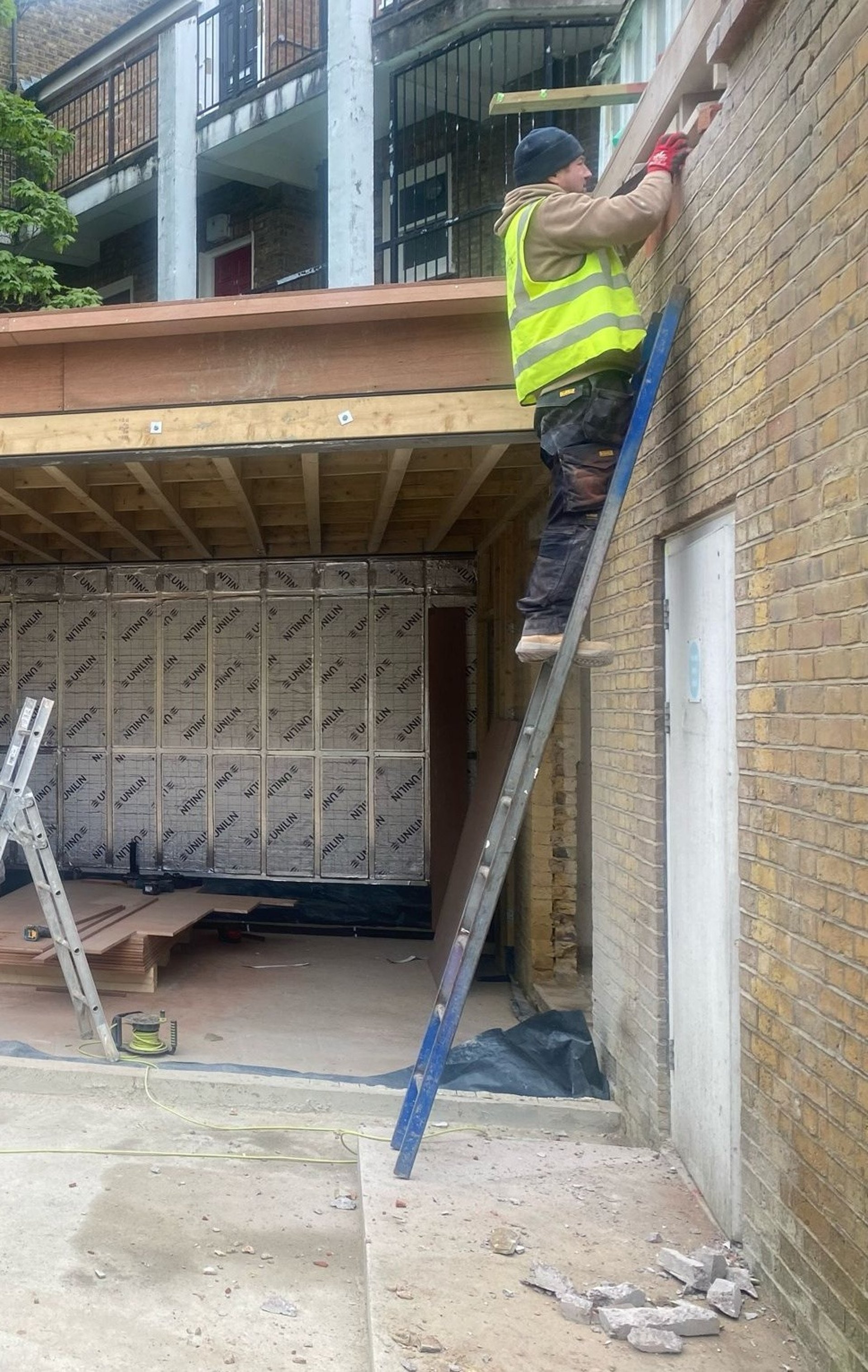 black and white bed linen