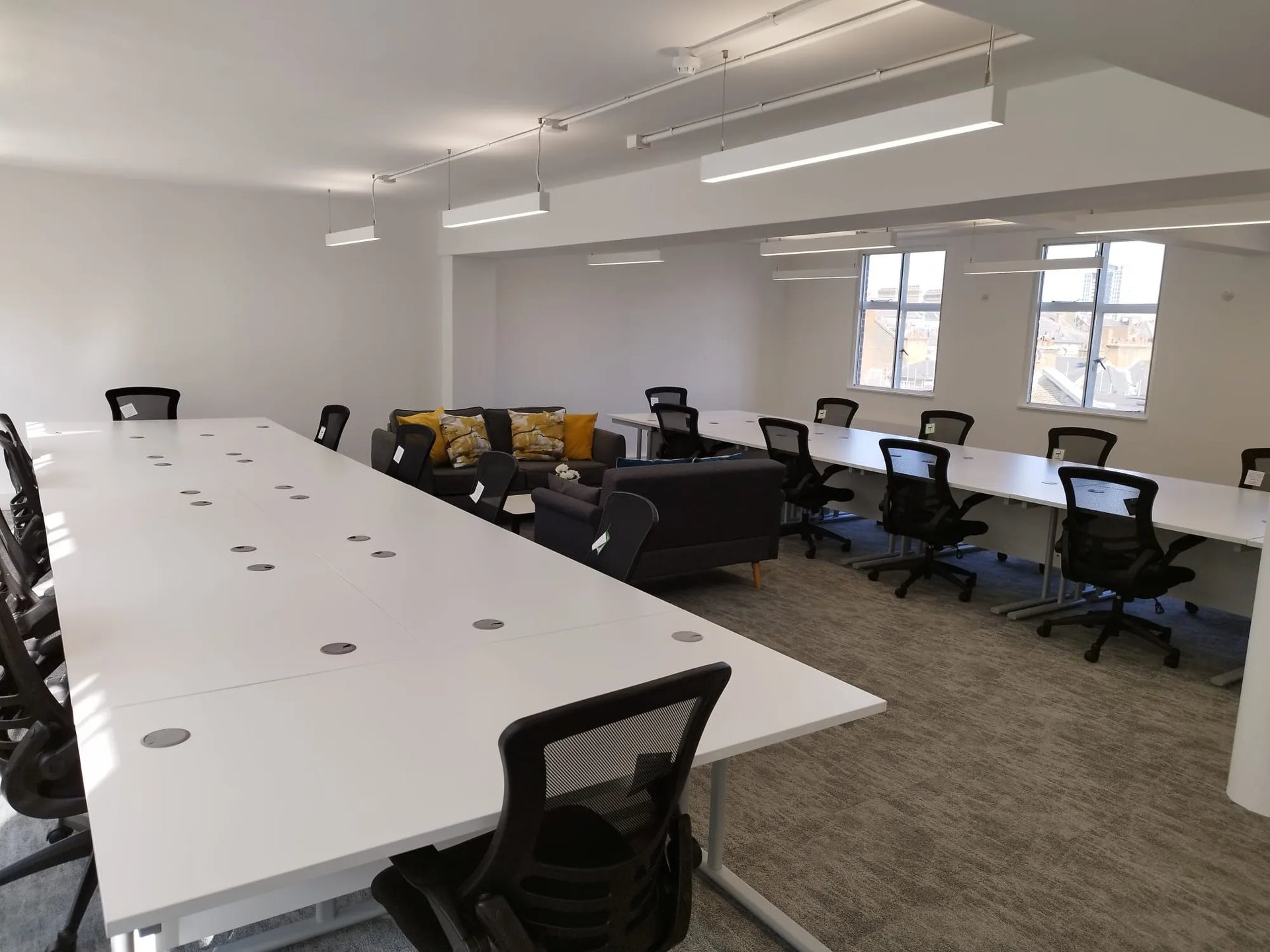 black and white bed linen