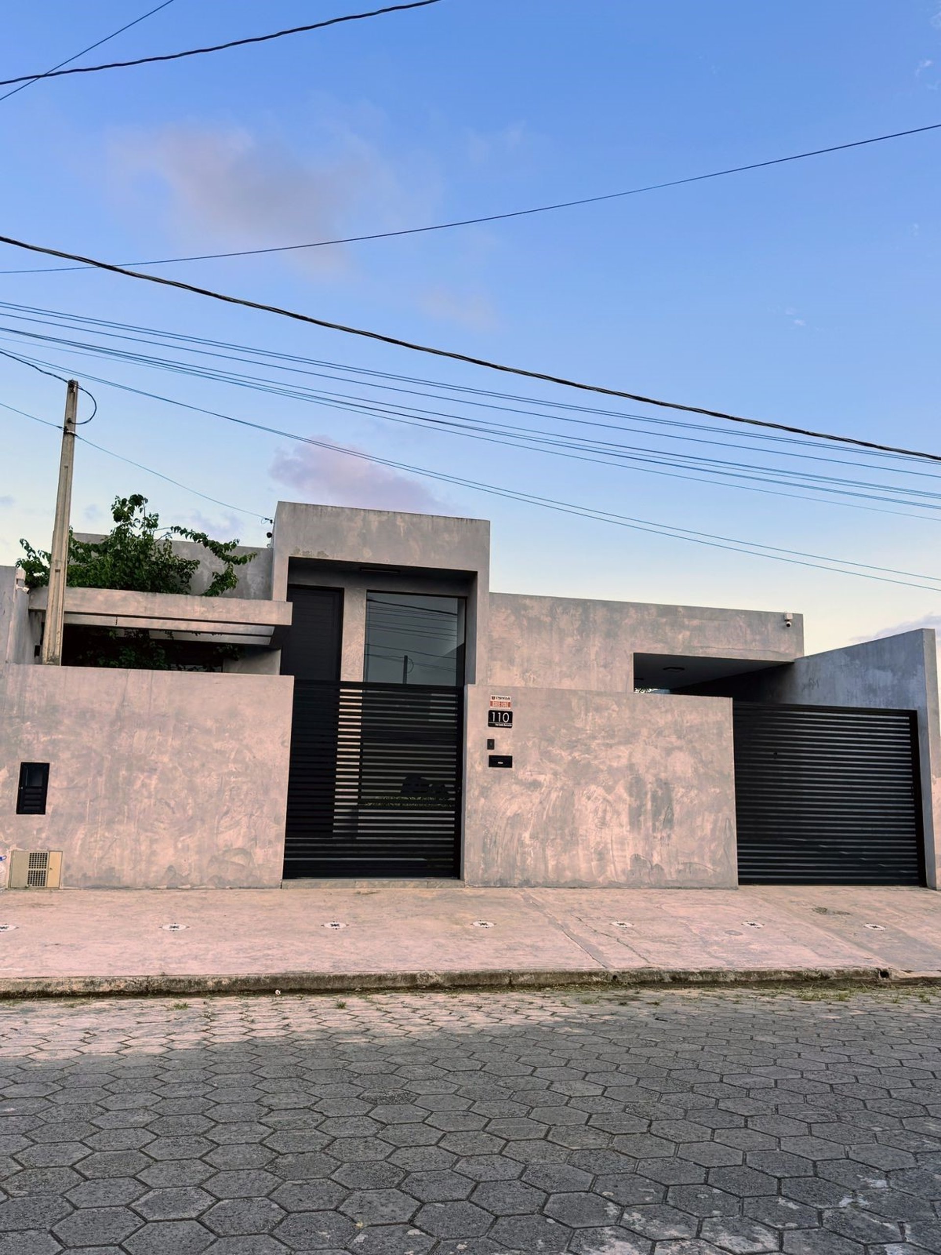 black and white bed linen