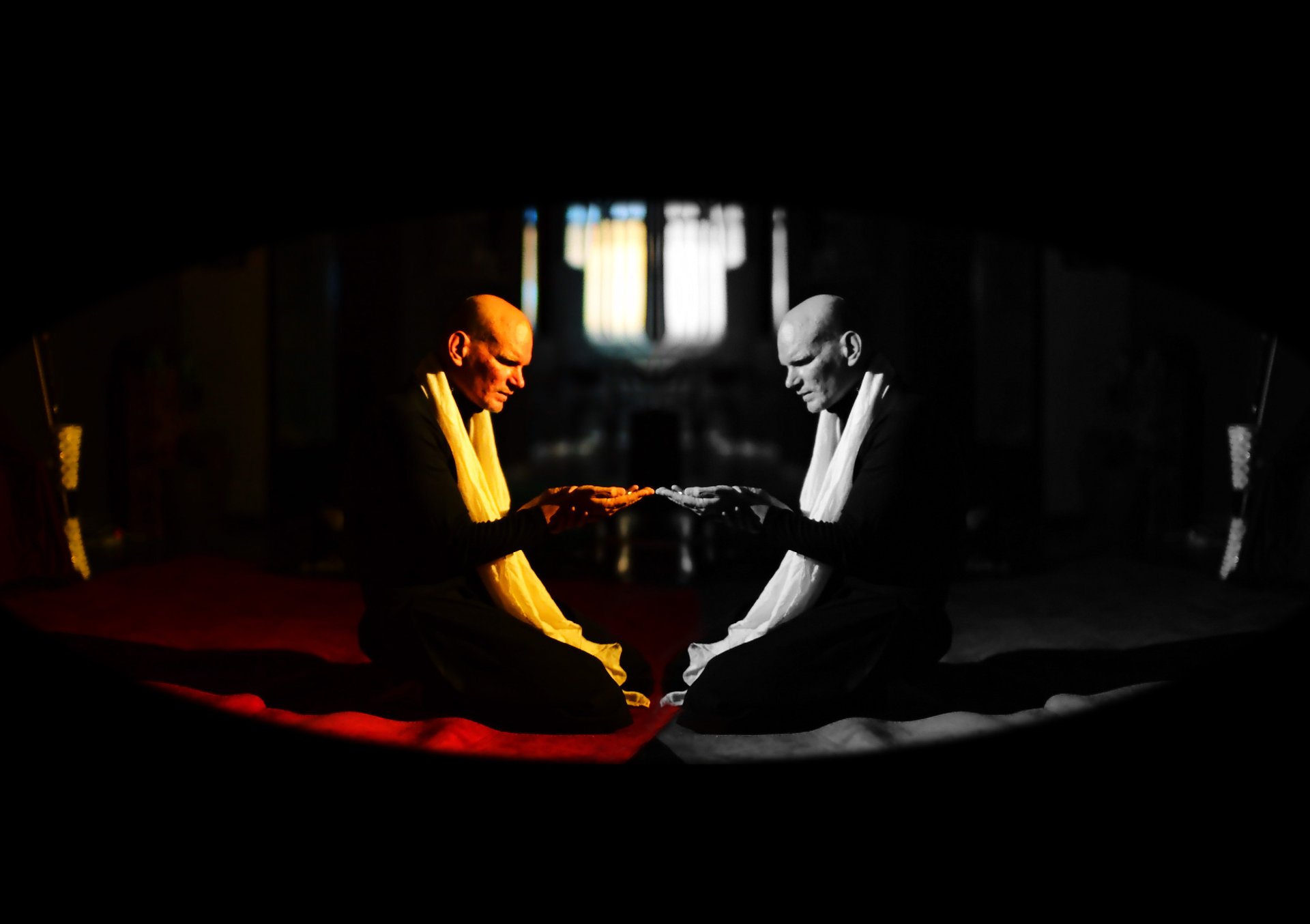 black and white bed linen