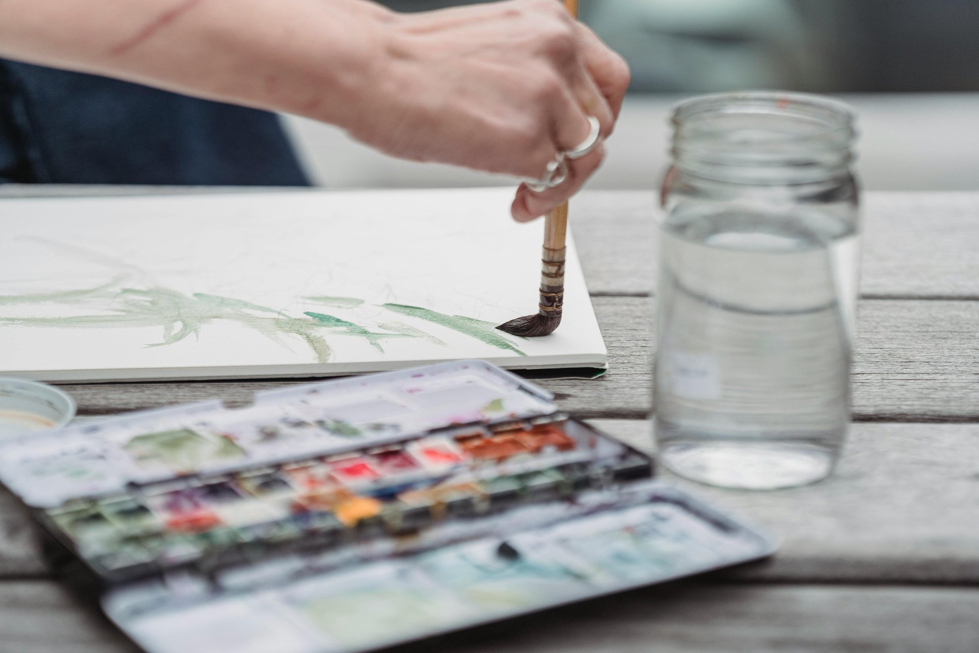 black and white bed linen