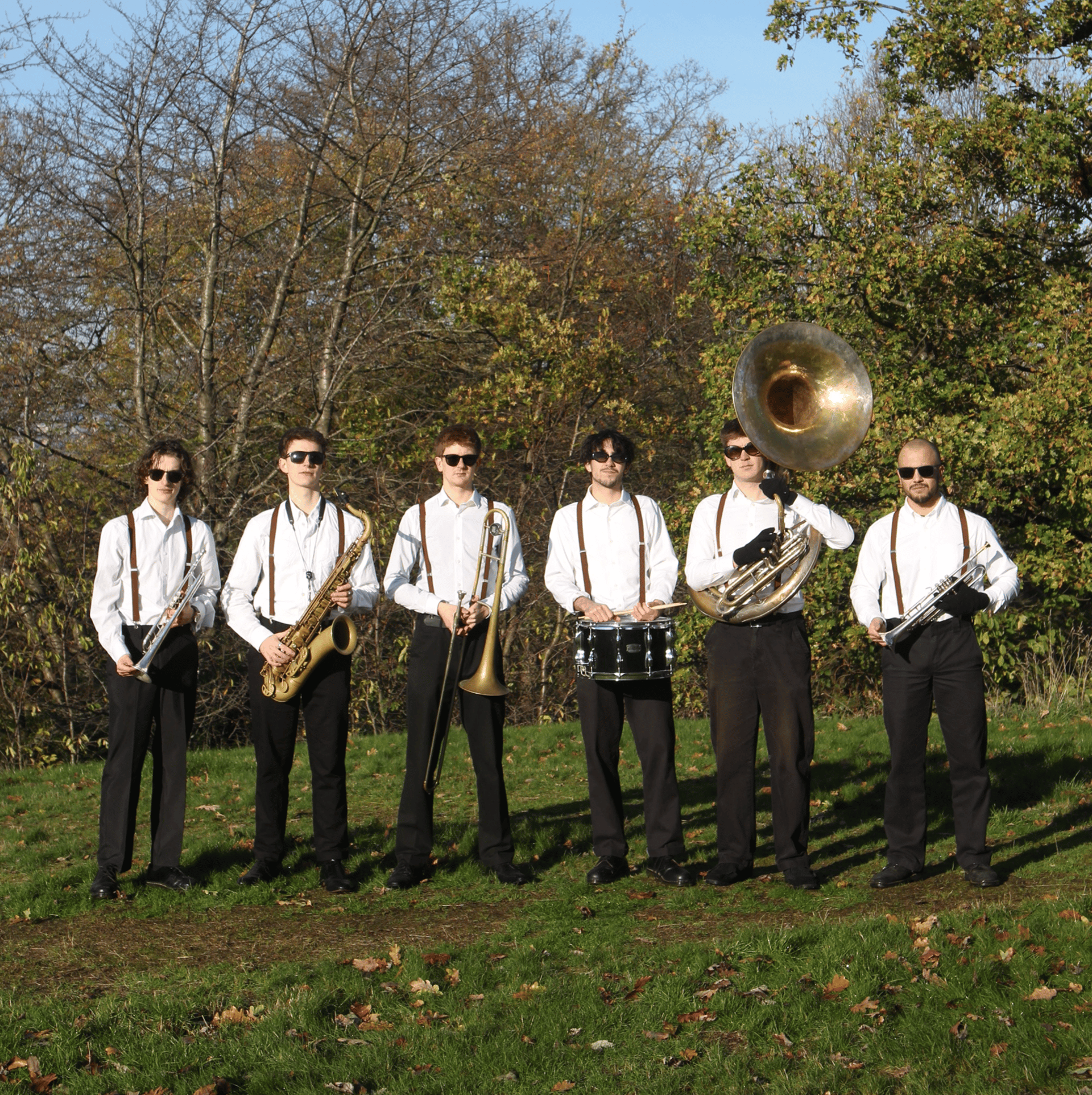 black and white bed linen