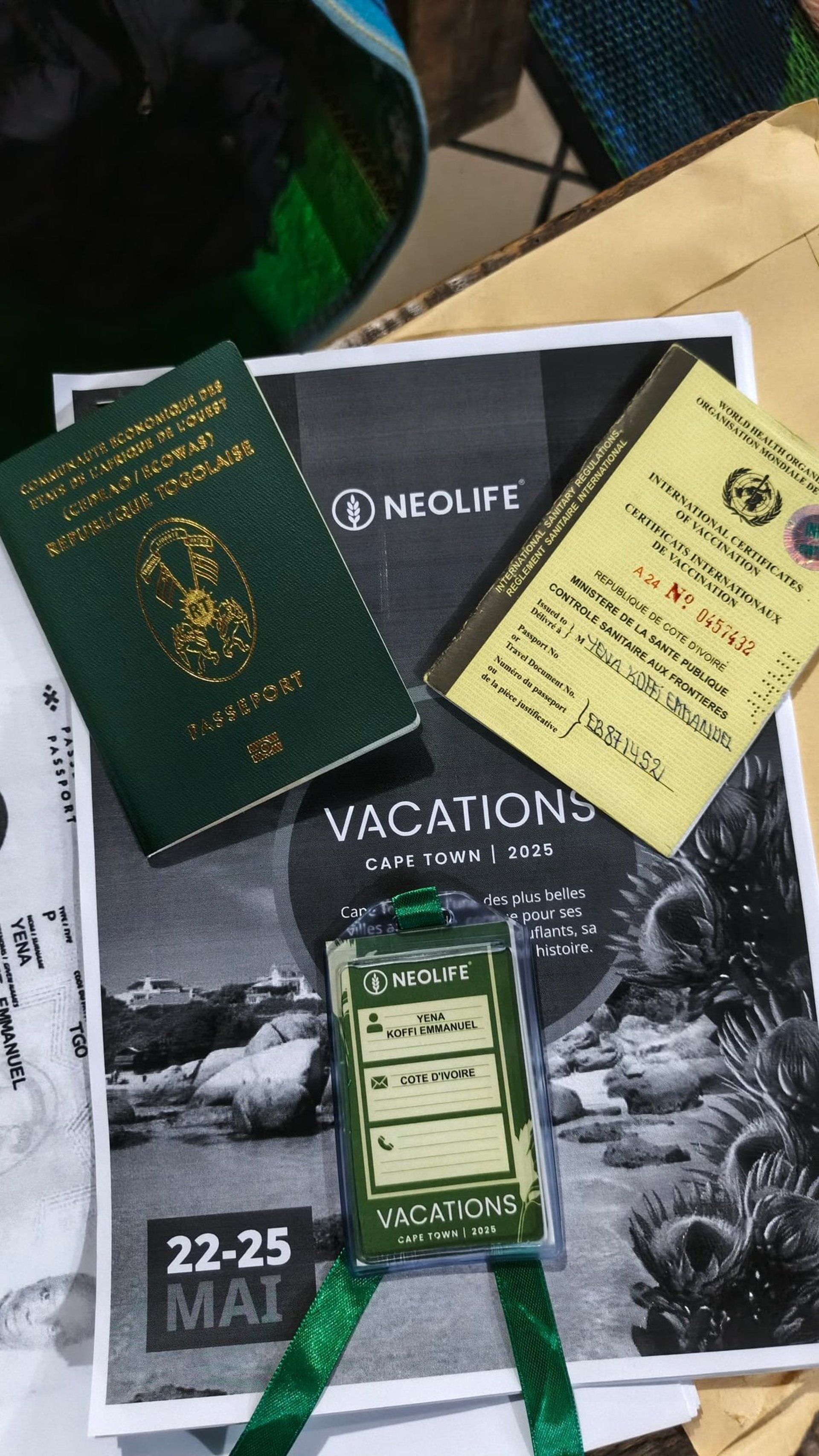 gray computer monitor