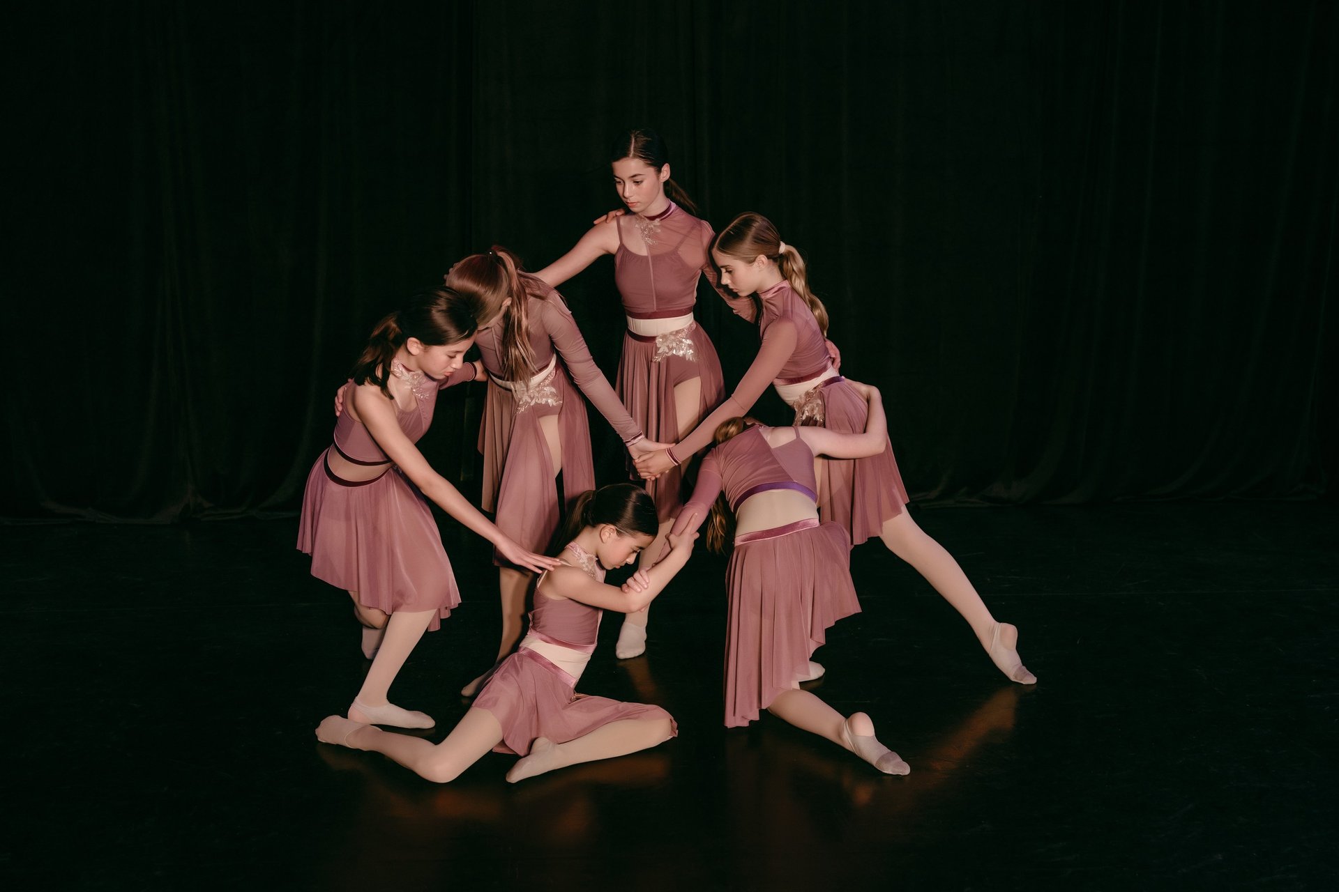 black and white bed linen