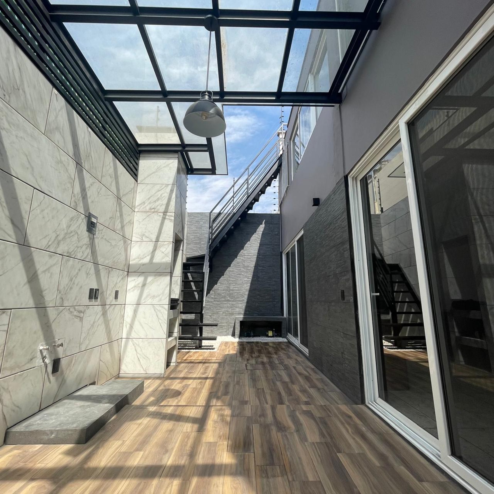 black and white bed linen