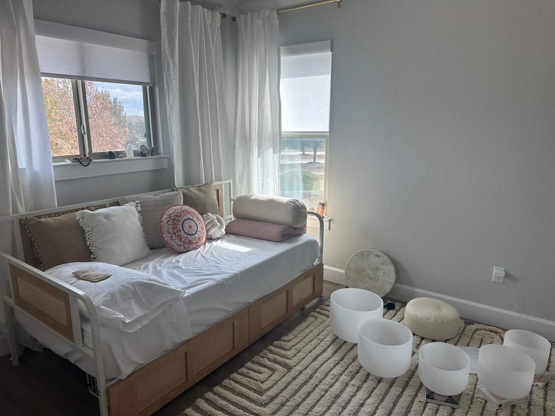 black and white bed linen