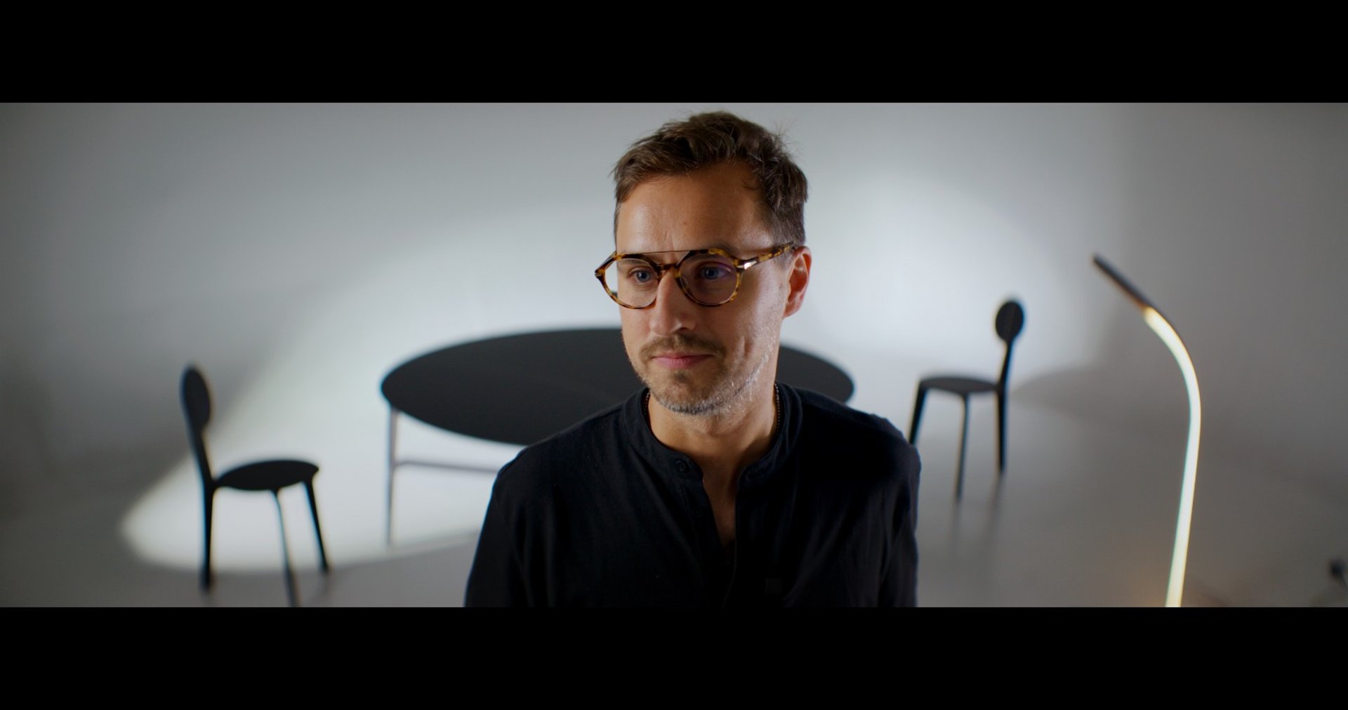 black and white bed linen