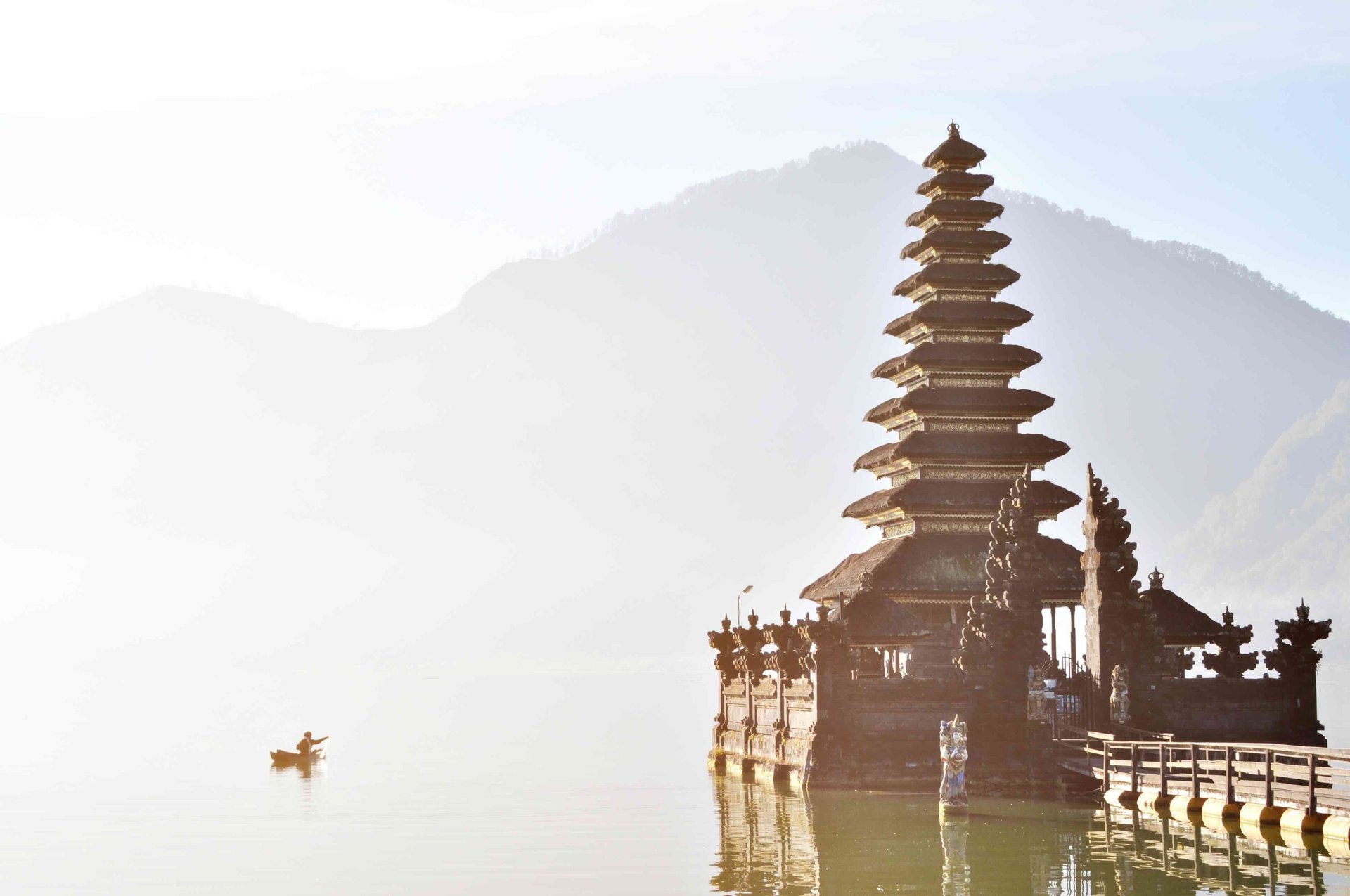 black and white bed linen