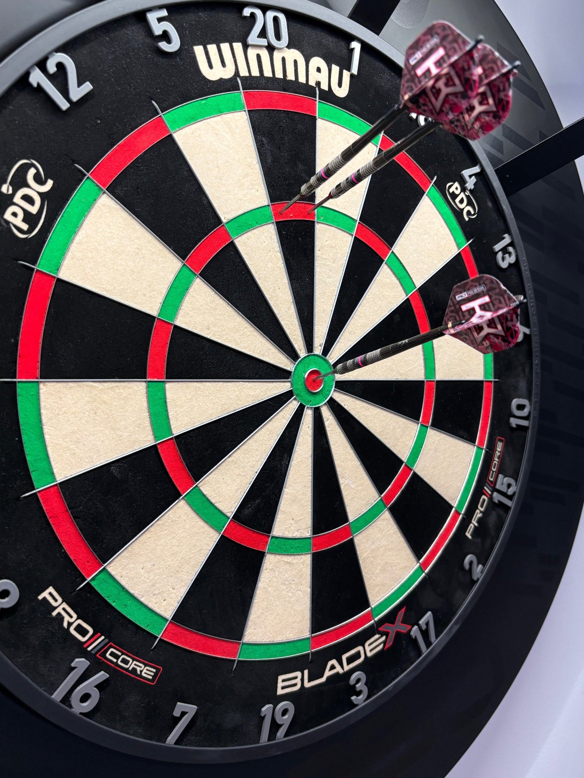 gray computer monitor