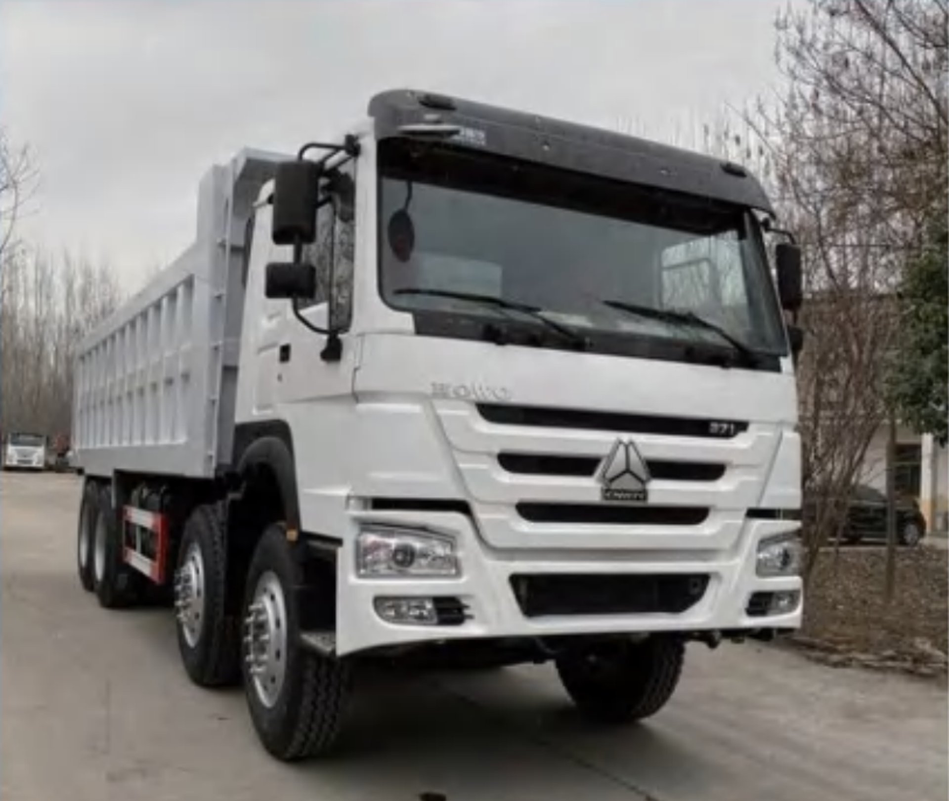 gray computer monitor