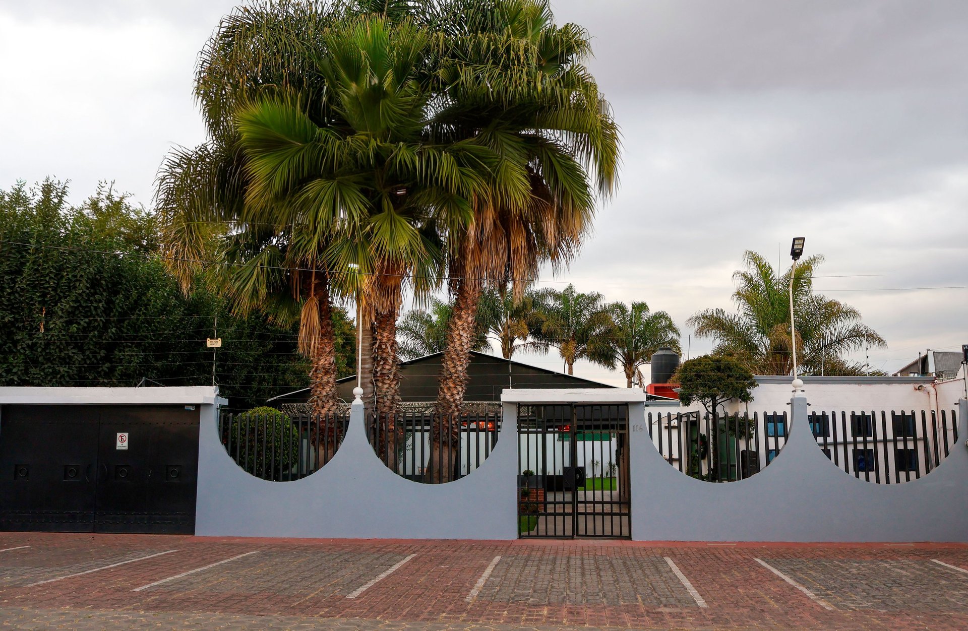 black and white bed linen