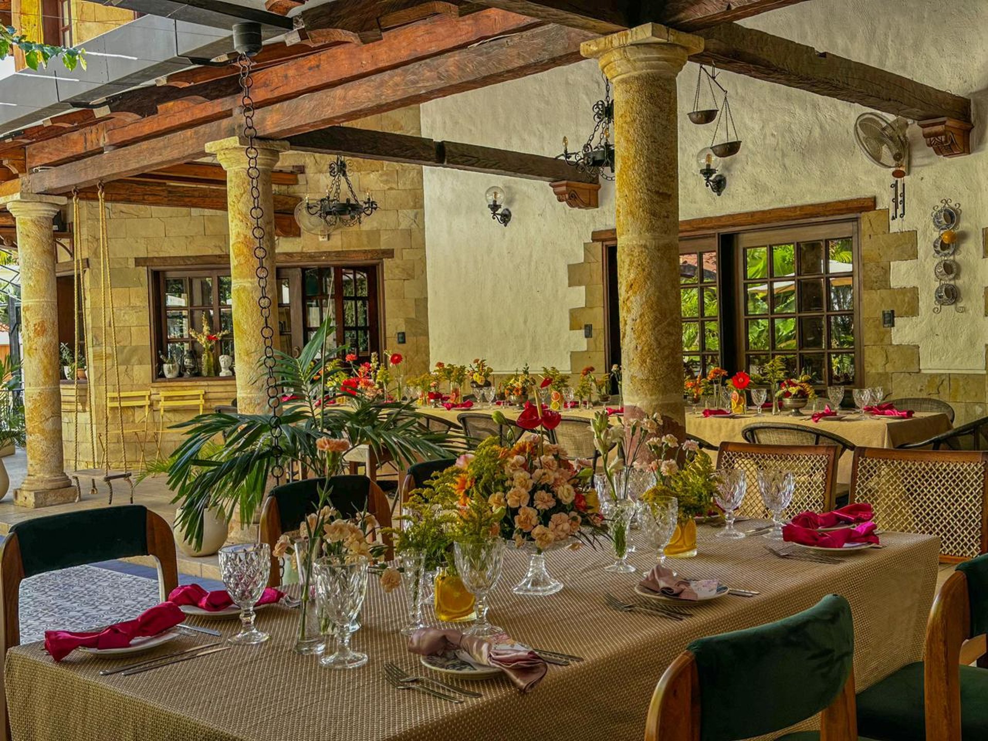 black and white bed linen