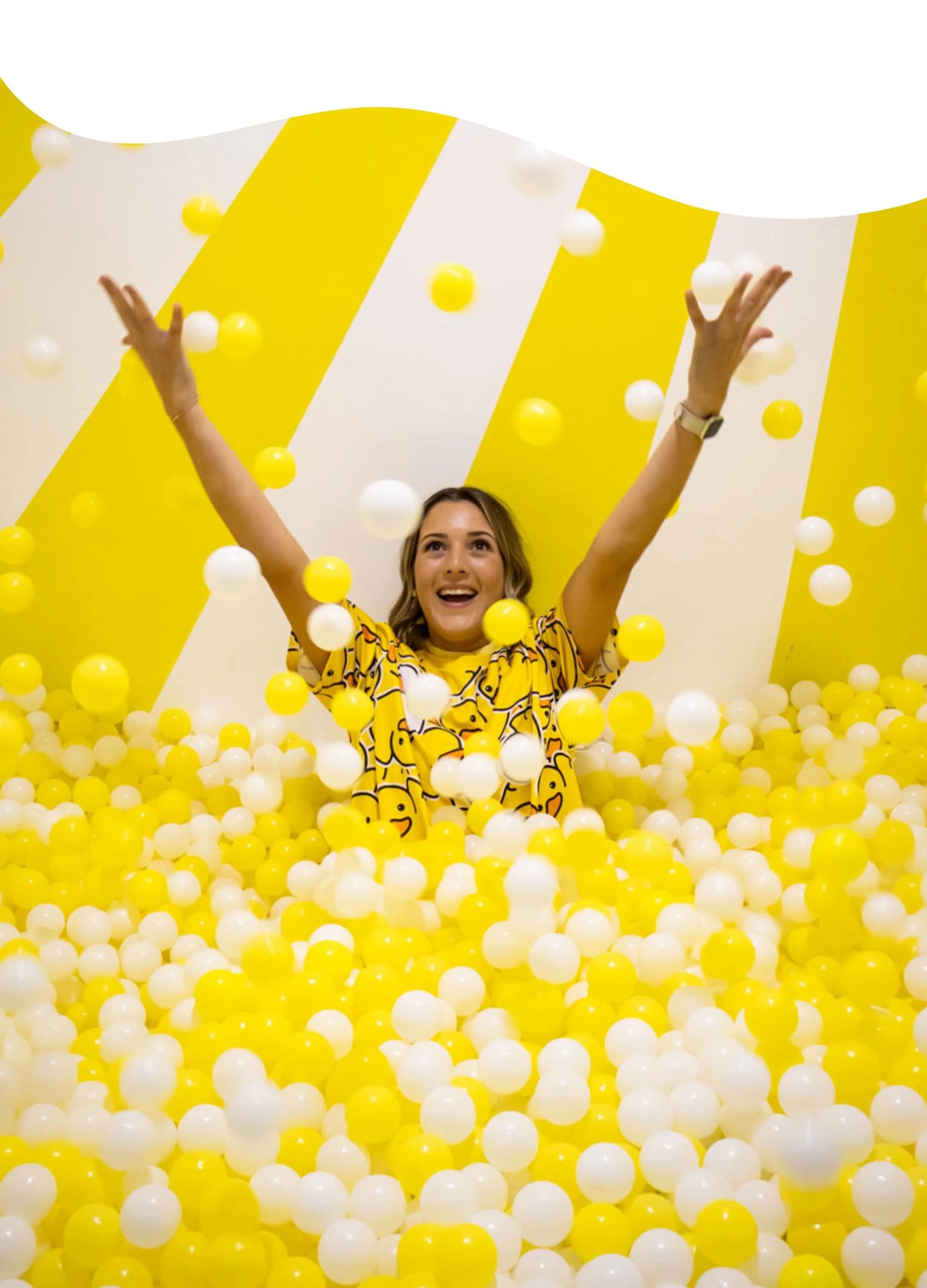Ball pit photo room at Selfie Experience Split – playful and colorful selfie experience