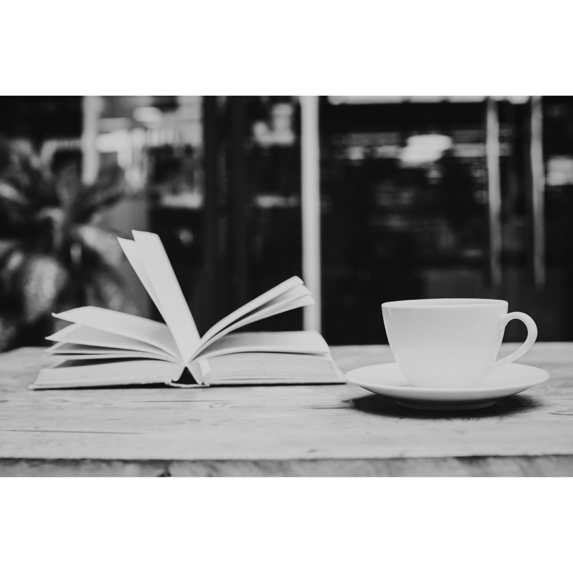 gray computer monitor