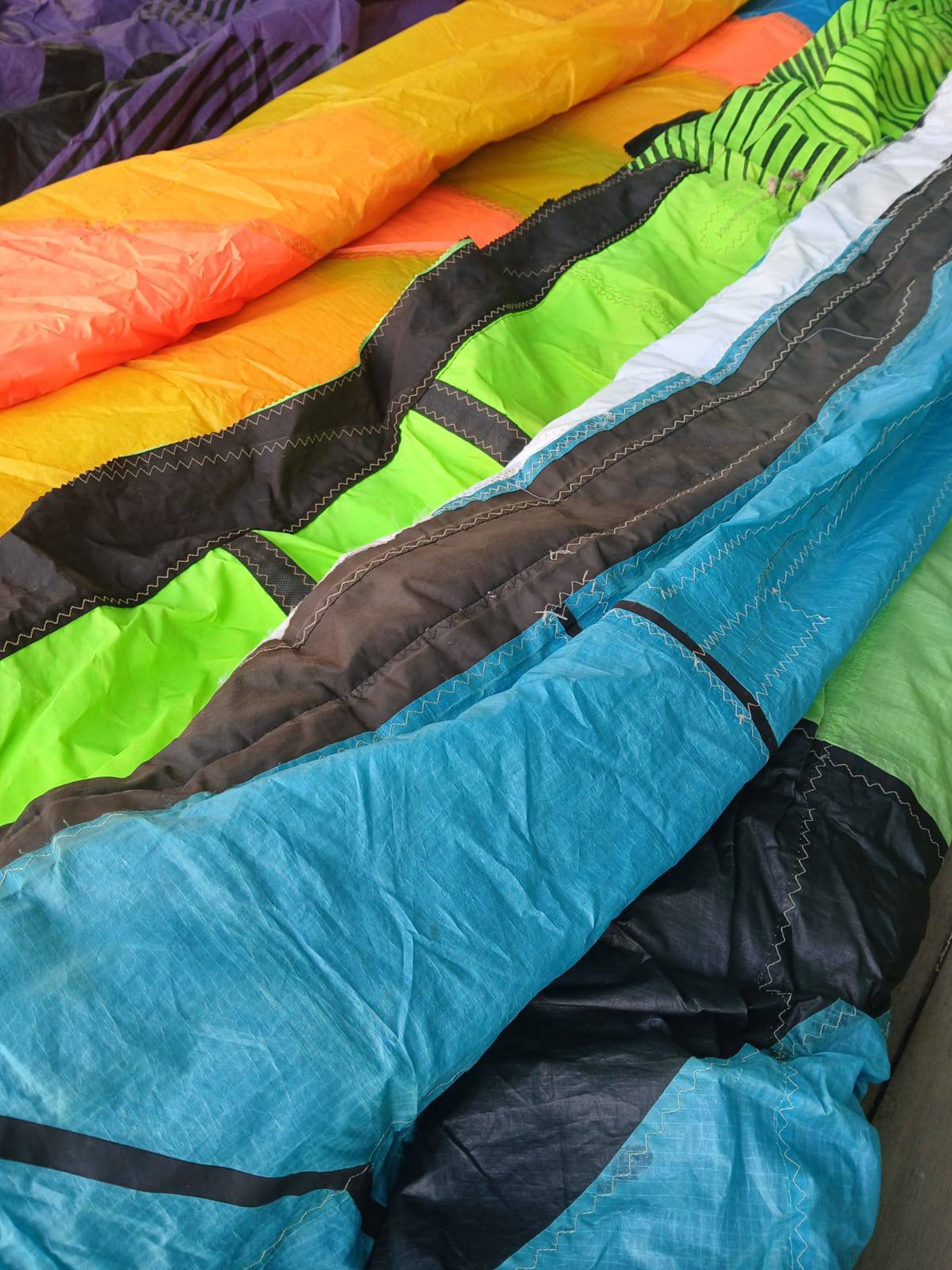 black and white bed linen