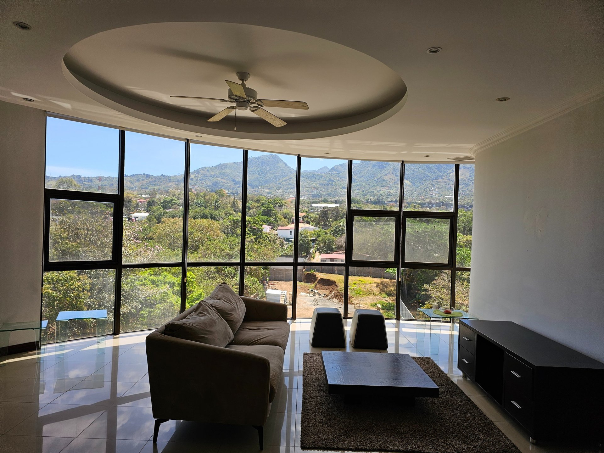 gray computer monitor