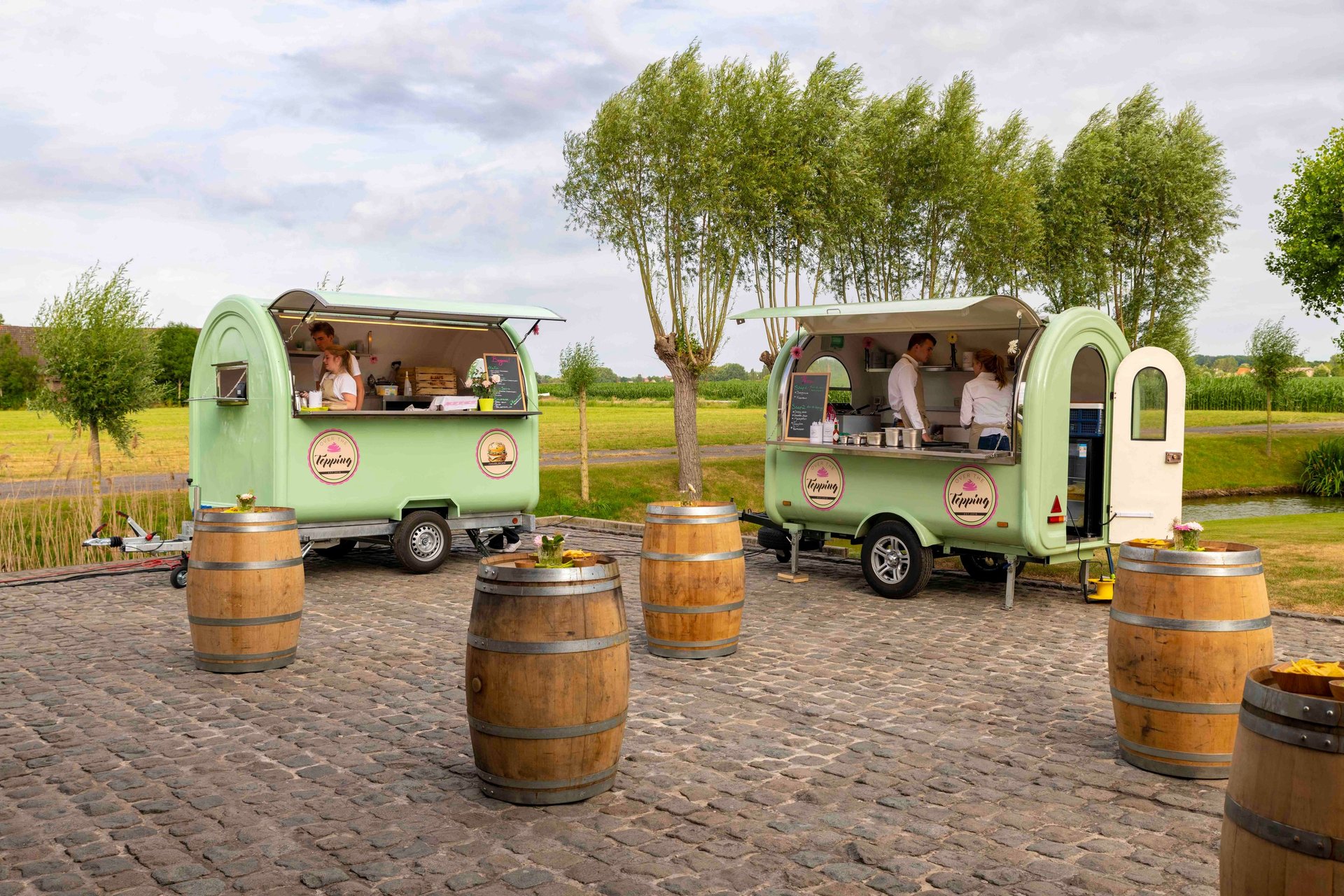 black and white bed linen