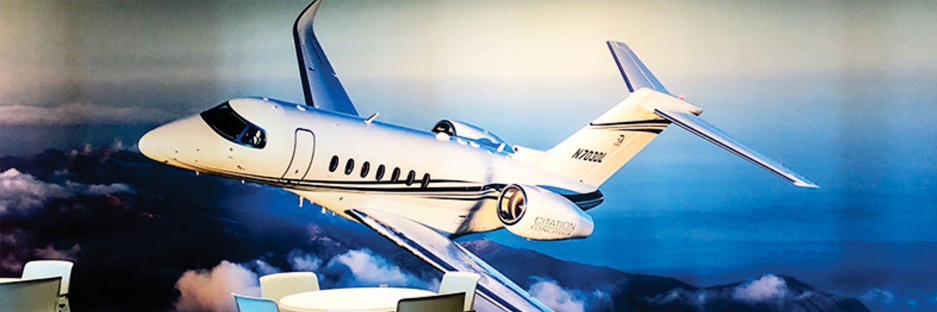 PRINTED WALLPAPER OF AIRPLANE