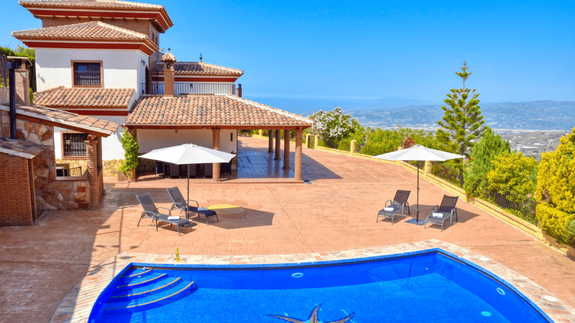 black and white bed linen