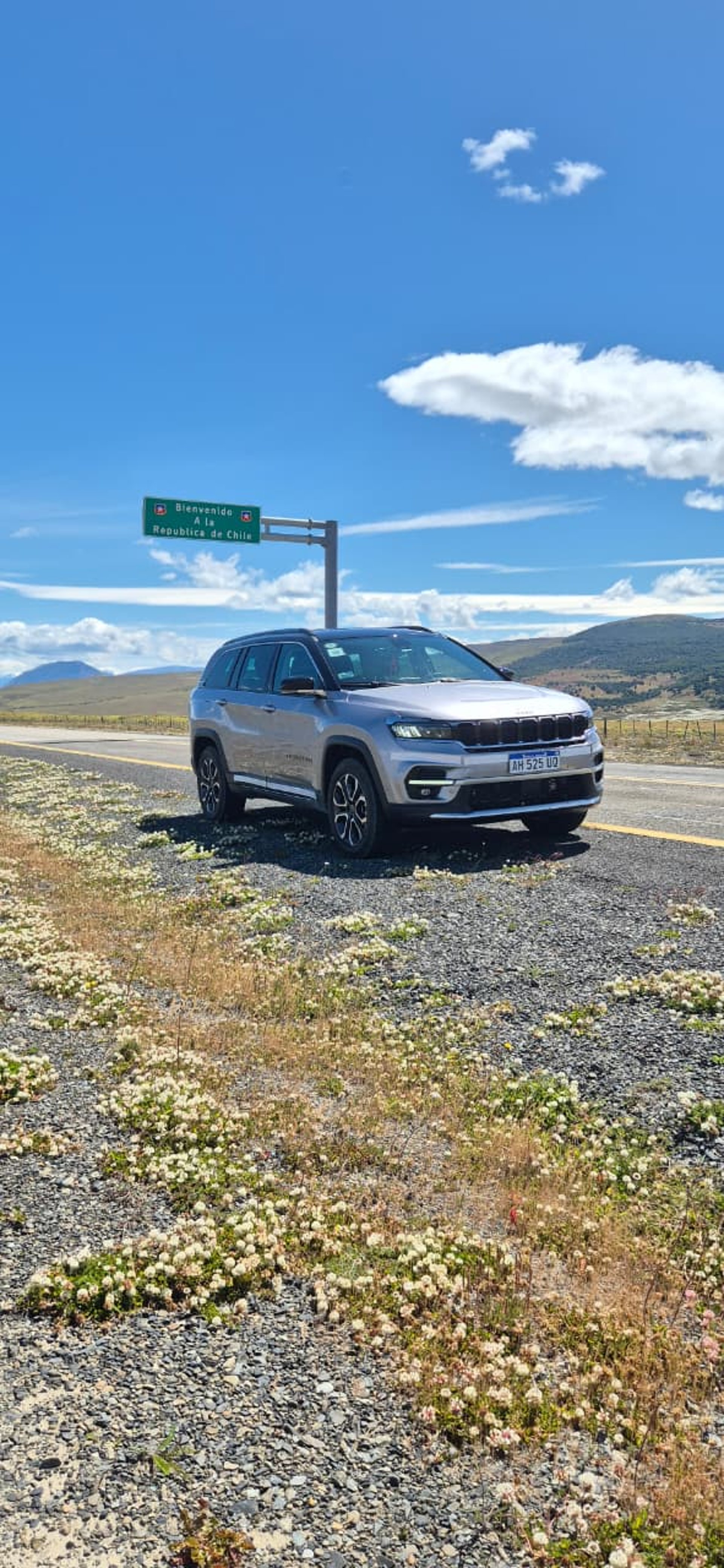 gray computer monitor