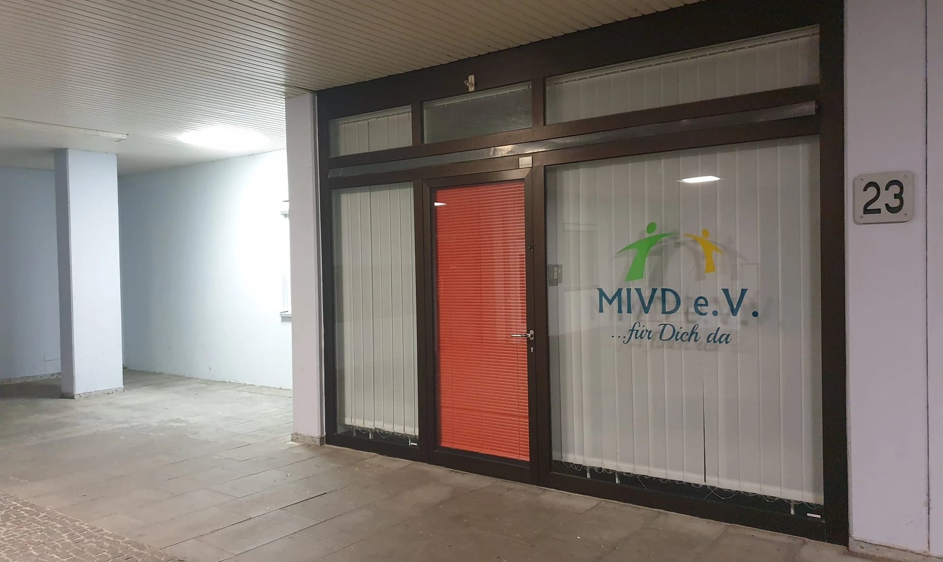 black and brown leather padded tub sofa